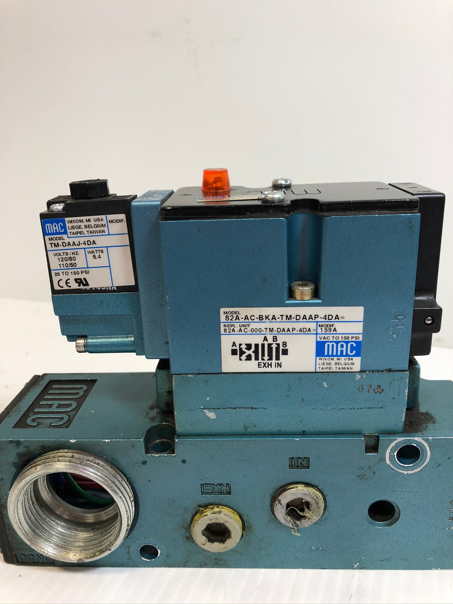 MAC 82A-AC-BKA-TM-DAAP-4DA= and TM-DAAJ-4DA with Valve Manifold FC82A-AA