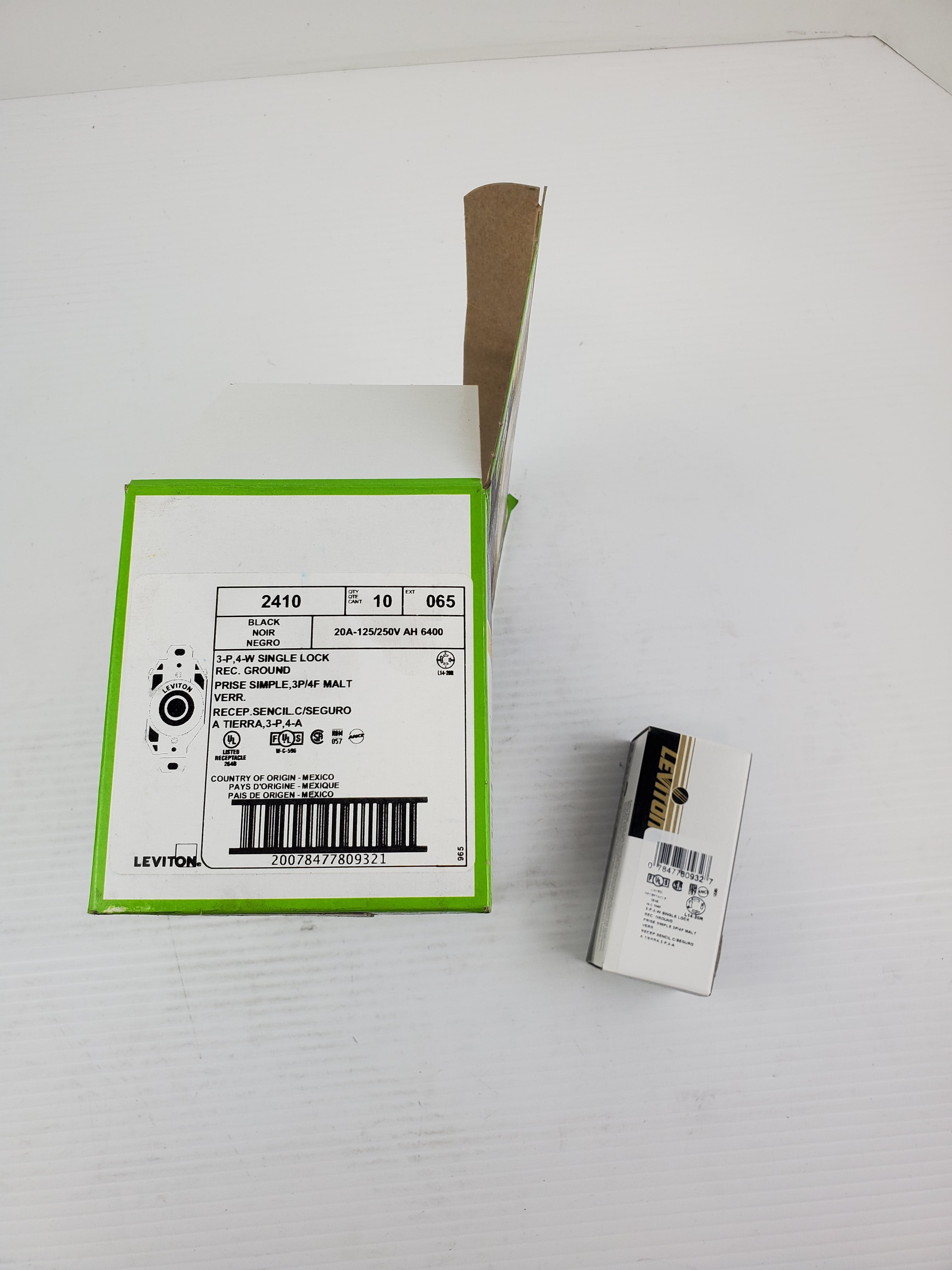 Leviton 2410 Black 3-P 4-W Single Lock Receptacle Ground (Box of 10)