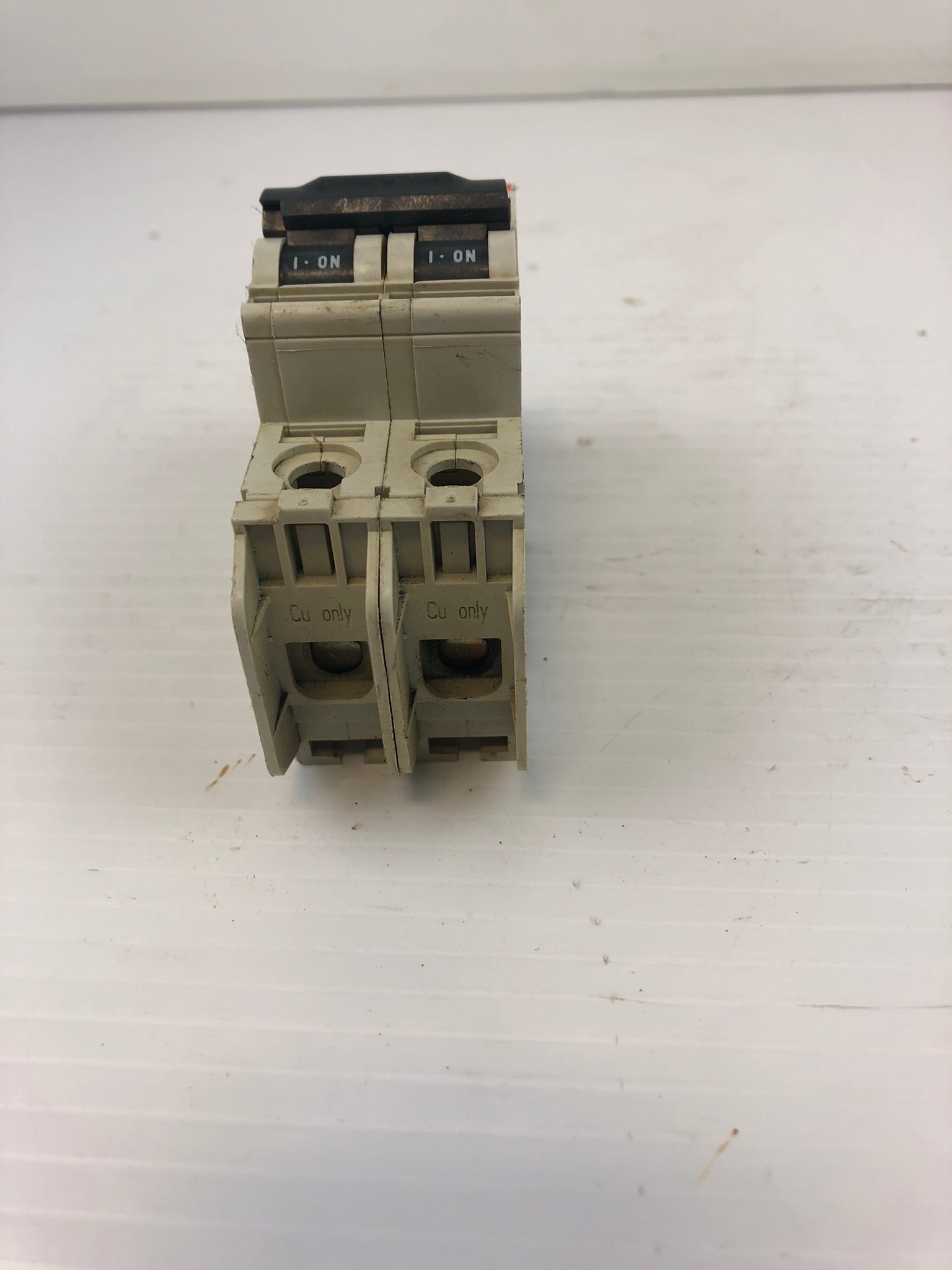 Merlin Gerin D2A Circuit Breaker Protector 240V 2A 2P Multi 9 C60 60154