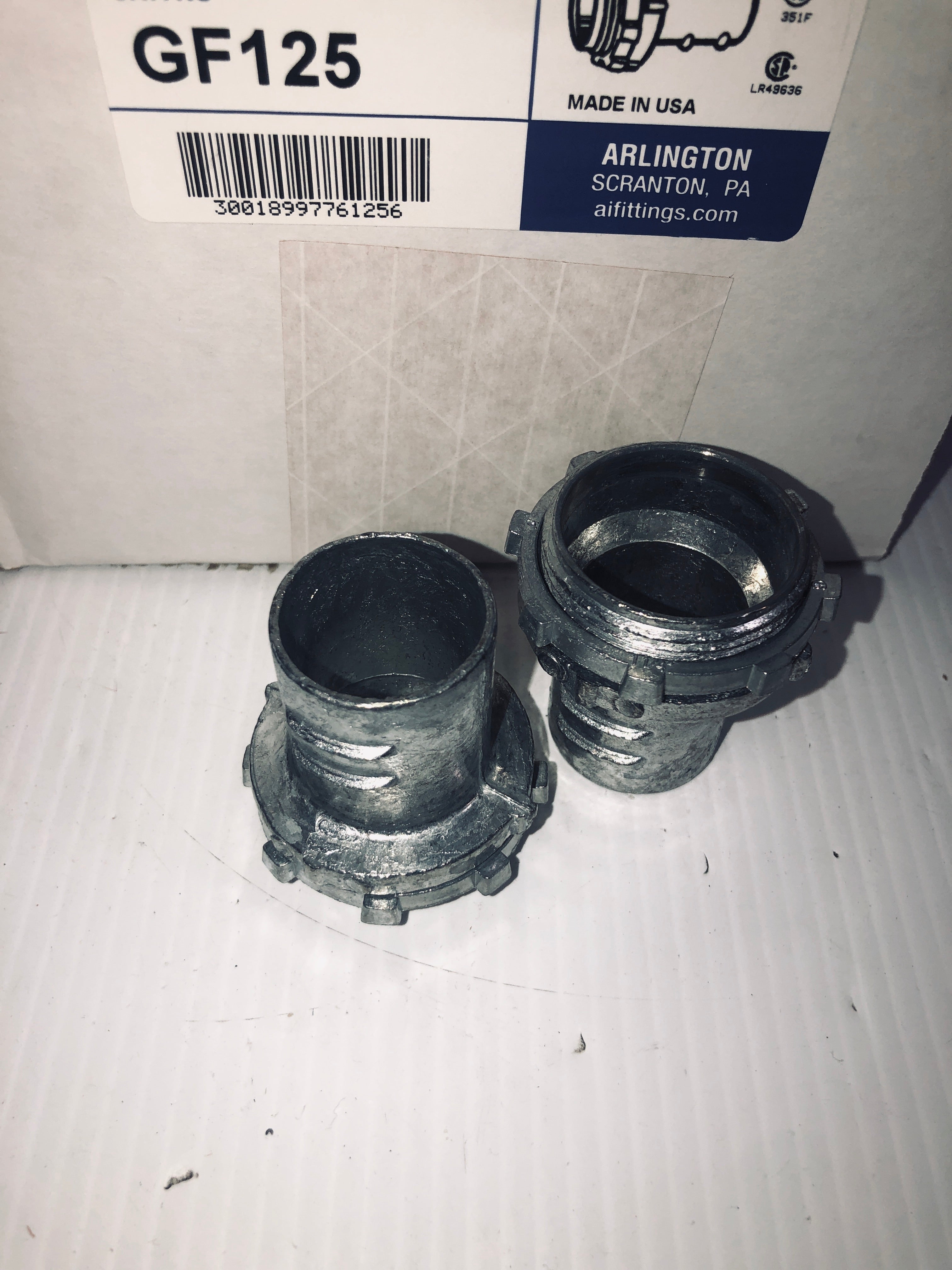 Arlington Screw-In Connector For Flexible Metal Conduit 1-1/4" GF125 Box of 40