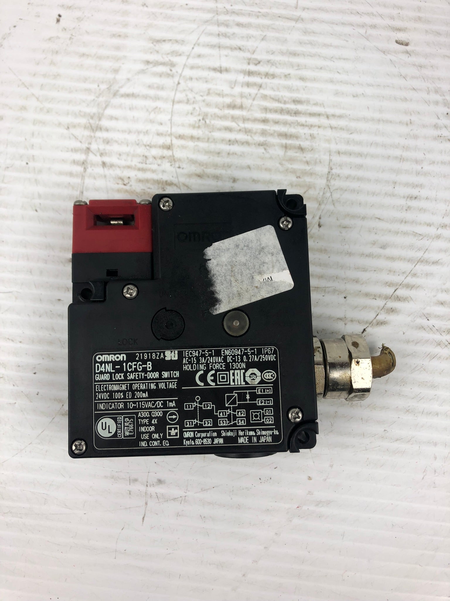 Omron D4NL-1CFG-B Guard Lock Safety-Door Switch 24VDC 100% ED 200mA 21918ZA