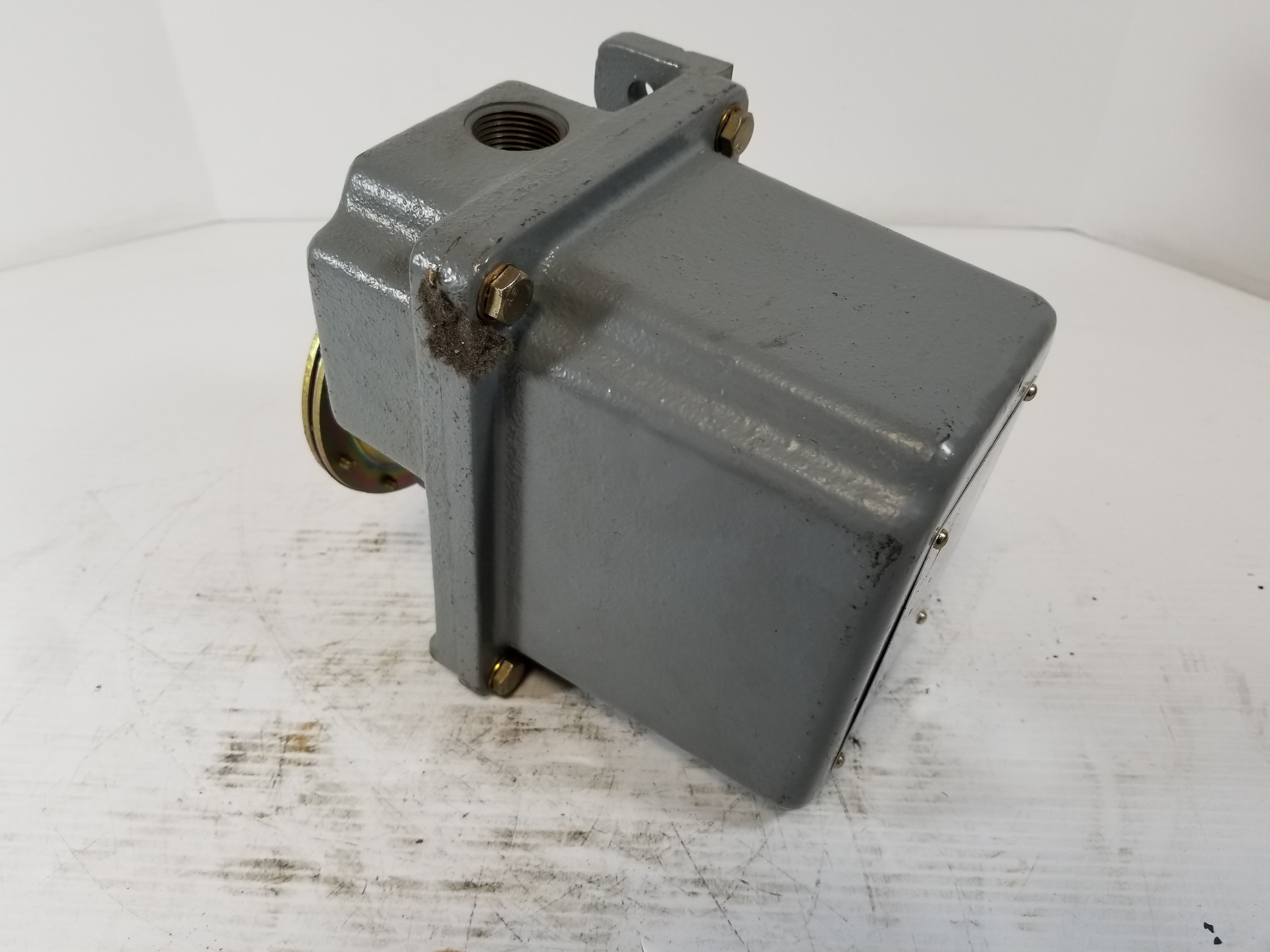Square D GAR-1 Electromechanical Pressure Switch 0-27.5 IN-HG
