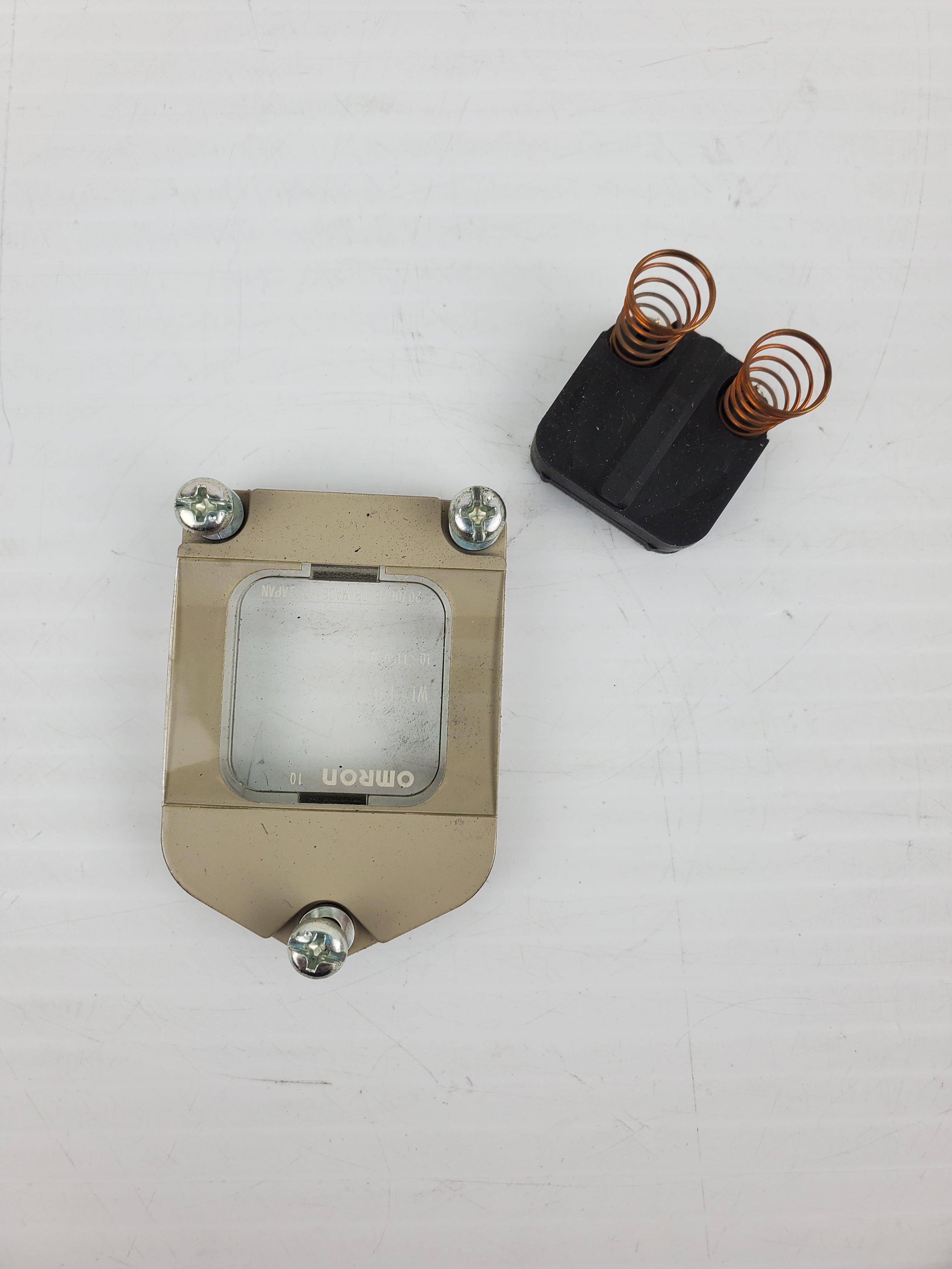 Omron WL-LD Limit Switch Cover 10-115V AC/DC