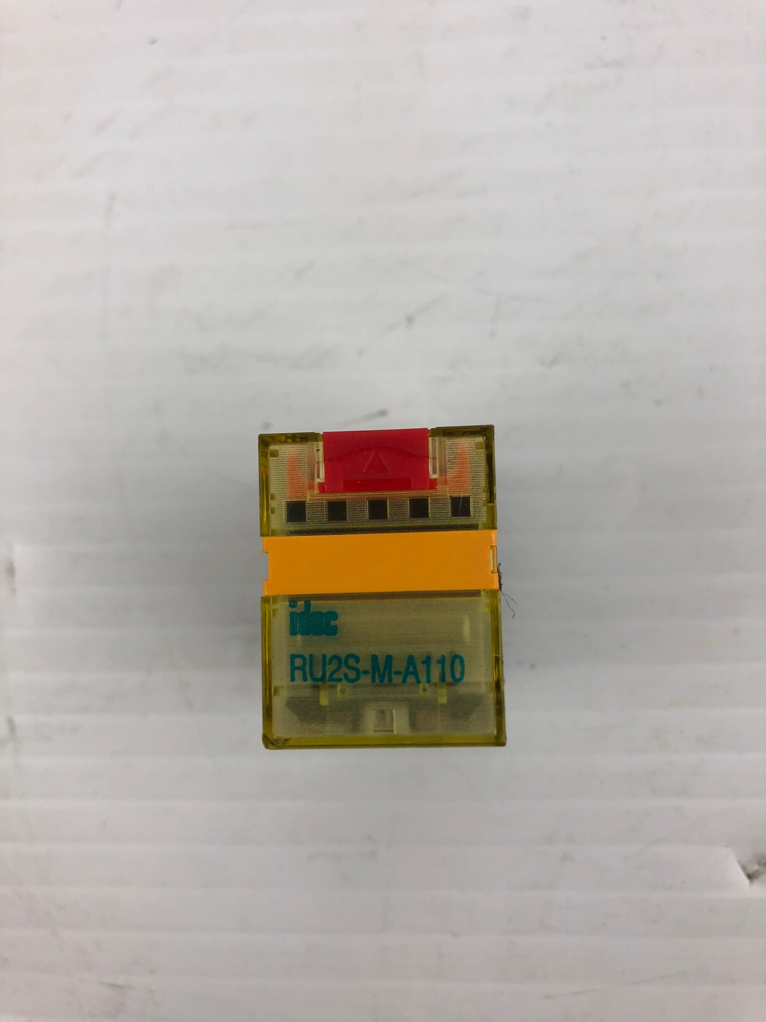 IDEC RU2S-M-A-110 Relay
