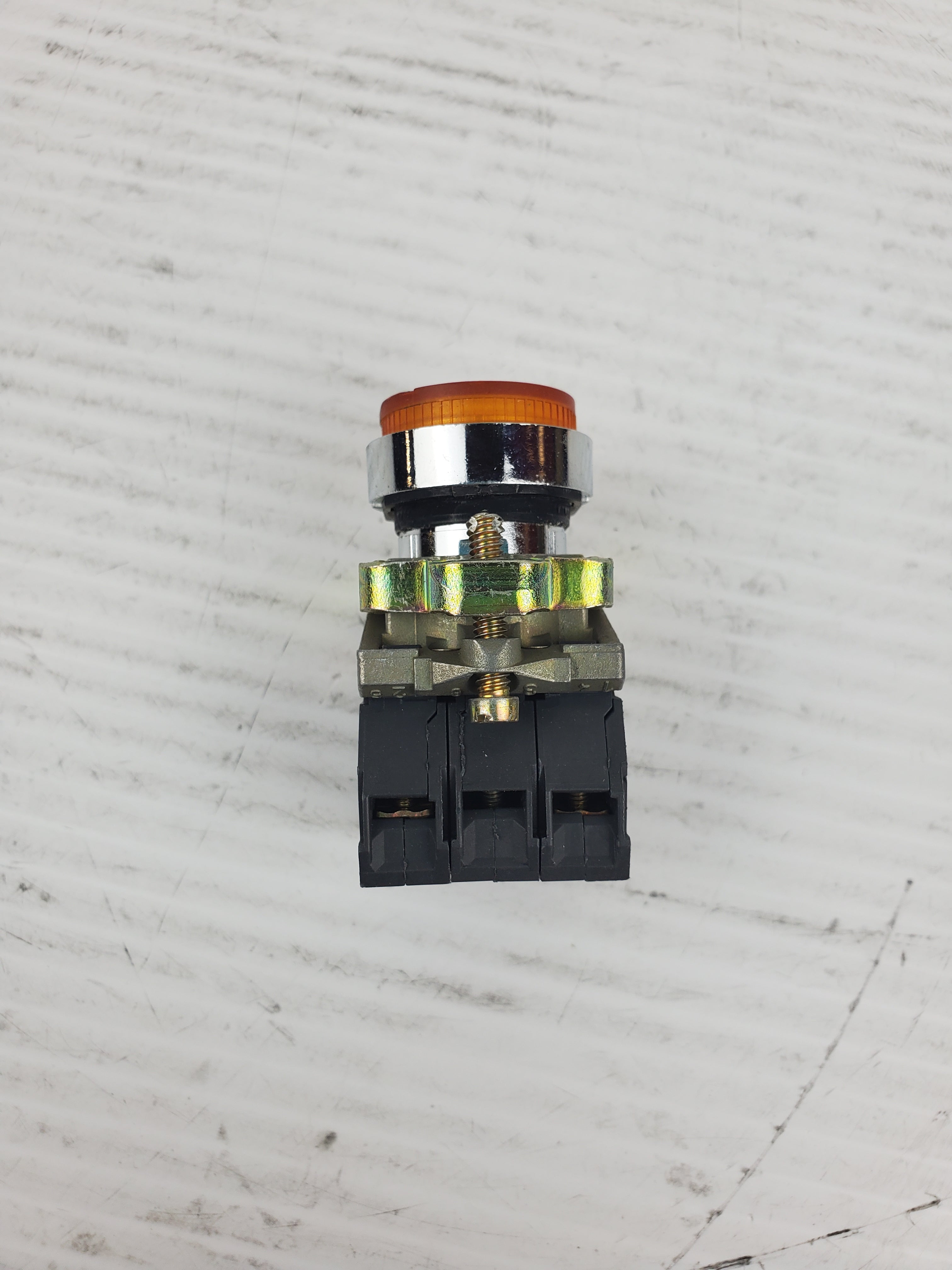 Telemecanique ZBE-101 Orange Push Button with Manual Mounting
