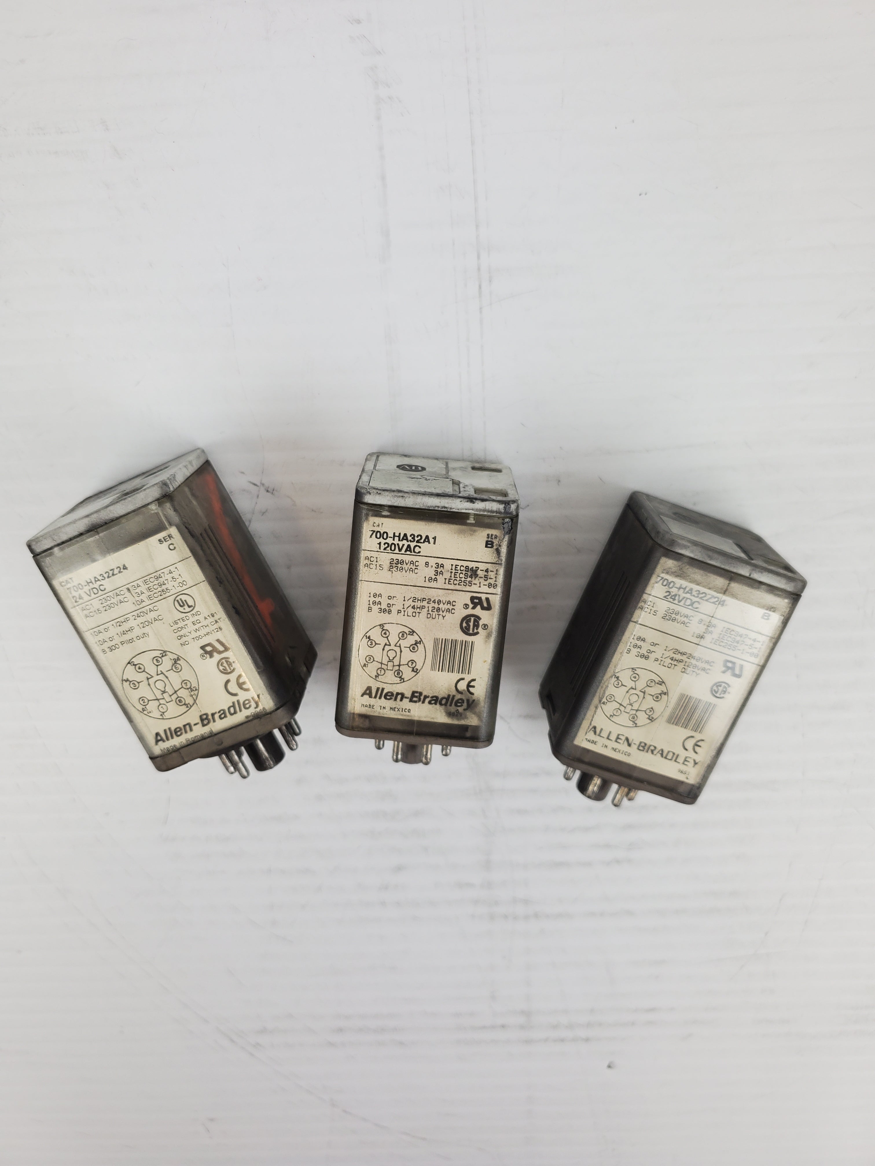 Allen-Bradley Relays 700-HA32Z24/700-HA32A1/700-HA32Z24 (Check Description)