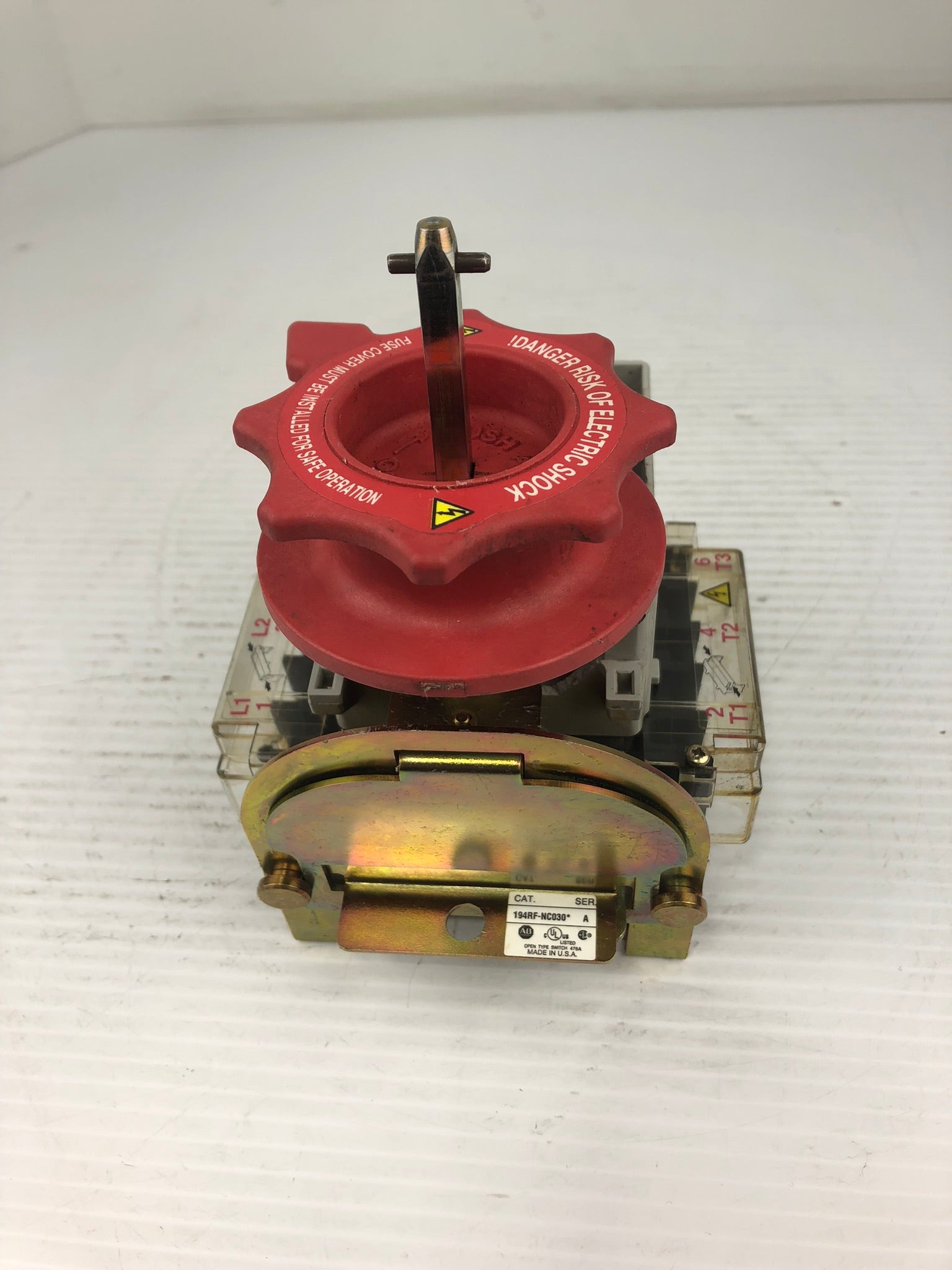 Allen-Bradley 194RF-NC030* Ser A Fused Disconnect Switch Mounted Handle Broken