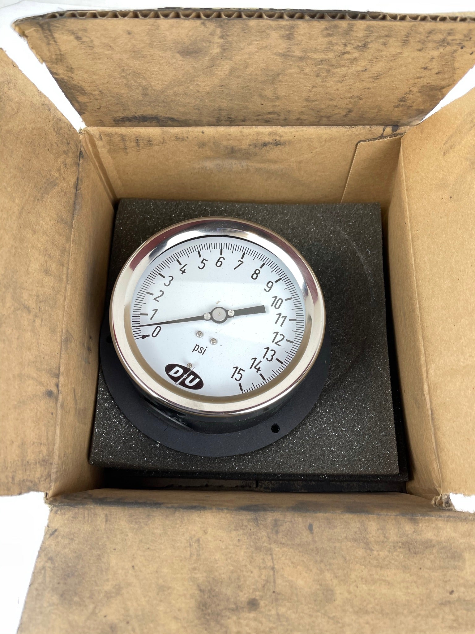 Duro Instruments Gauge 41010221 0-15 PSI Dial Size 4.5" Conn. Size 1/4 NPT BM