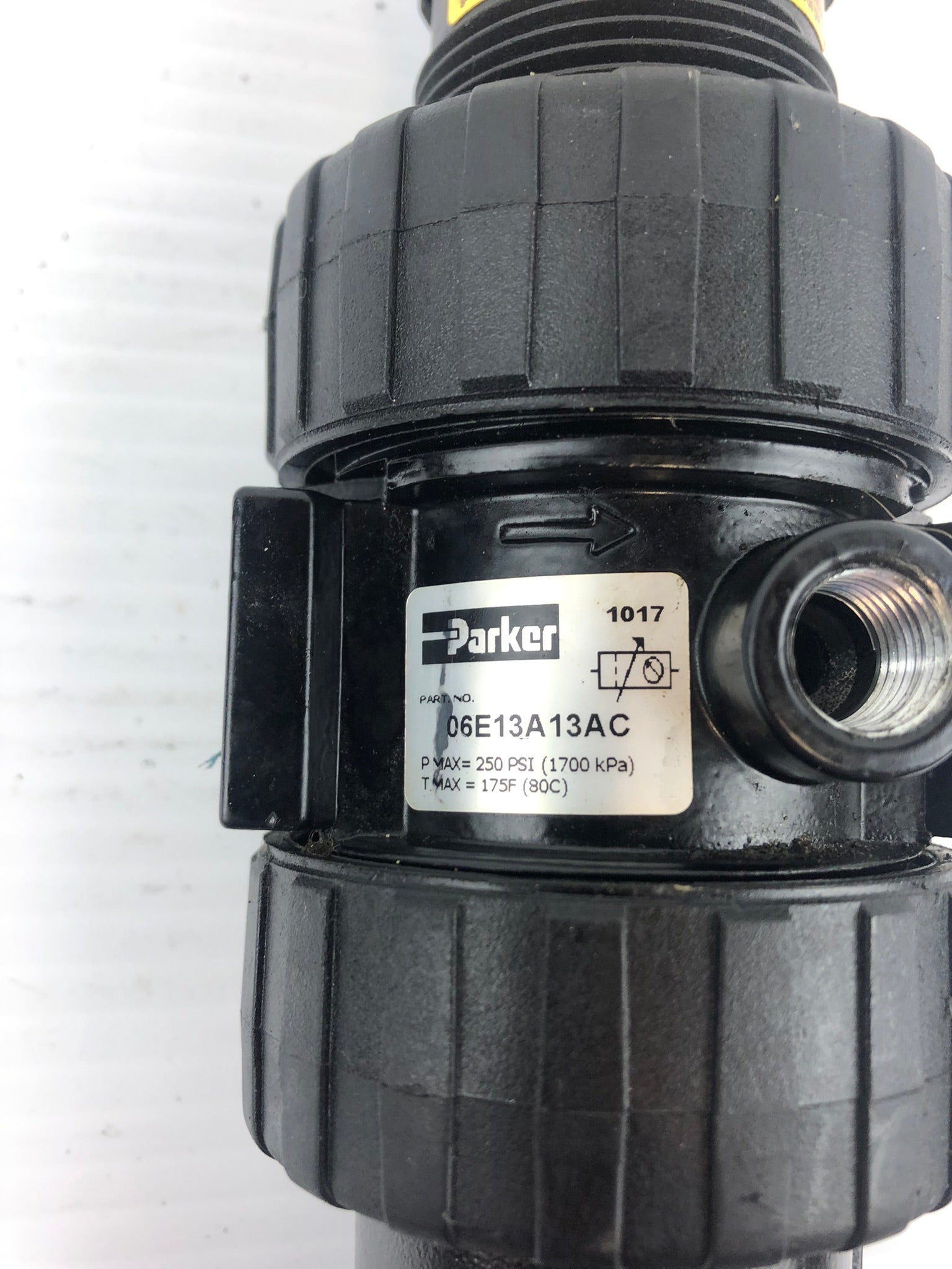 Parker 06E13A13AC Filter Regulator Pmax 250PSI Tmax 175F