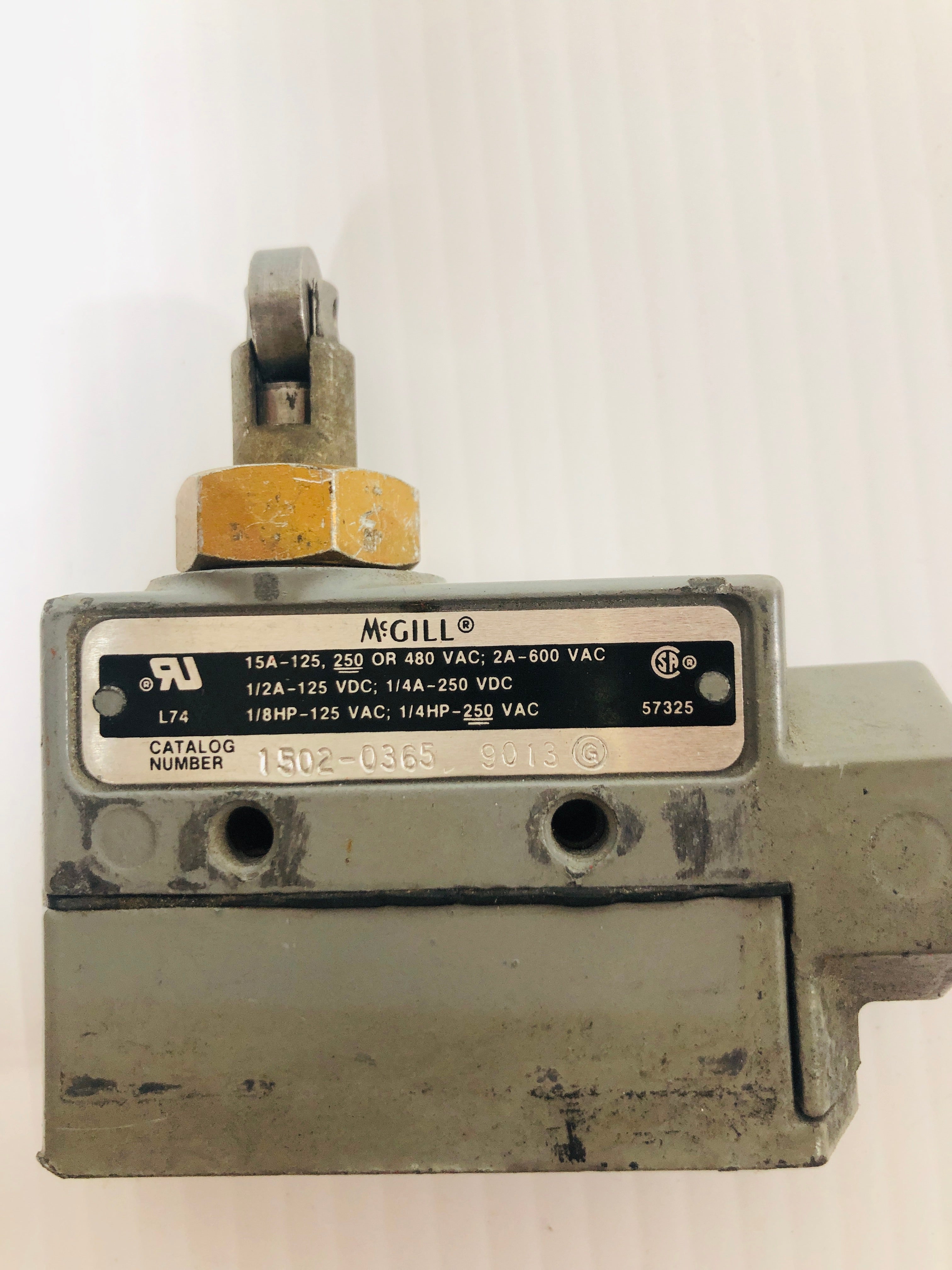 McGill 1502-0365 9013 Micro Switch