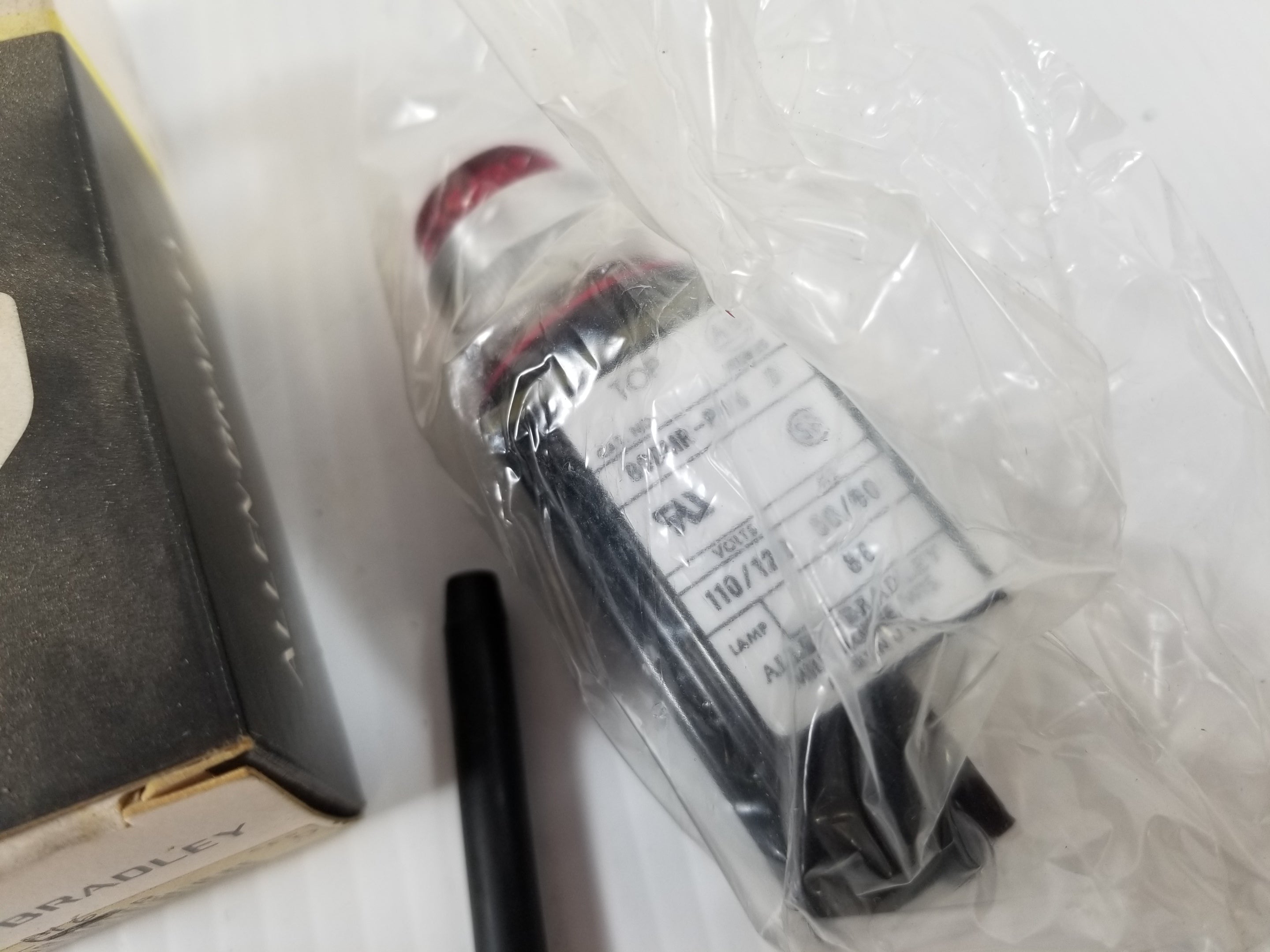 Allen-Bradley 800MR-P16R Small Pilot Light Red Lens