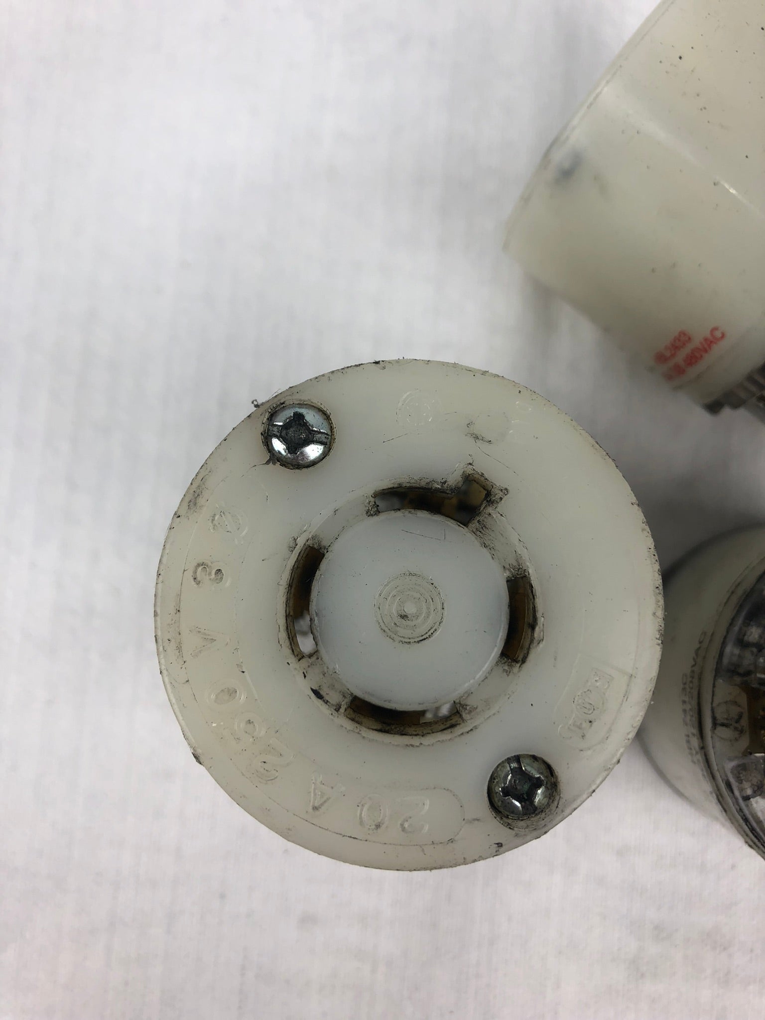 Hubbell HBL7413C HBL2423 HBL2433 Twist Lock Connectors - Lot of 3