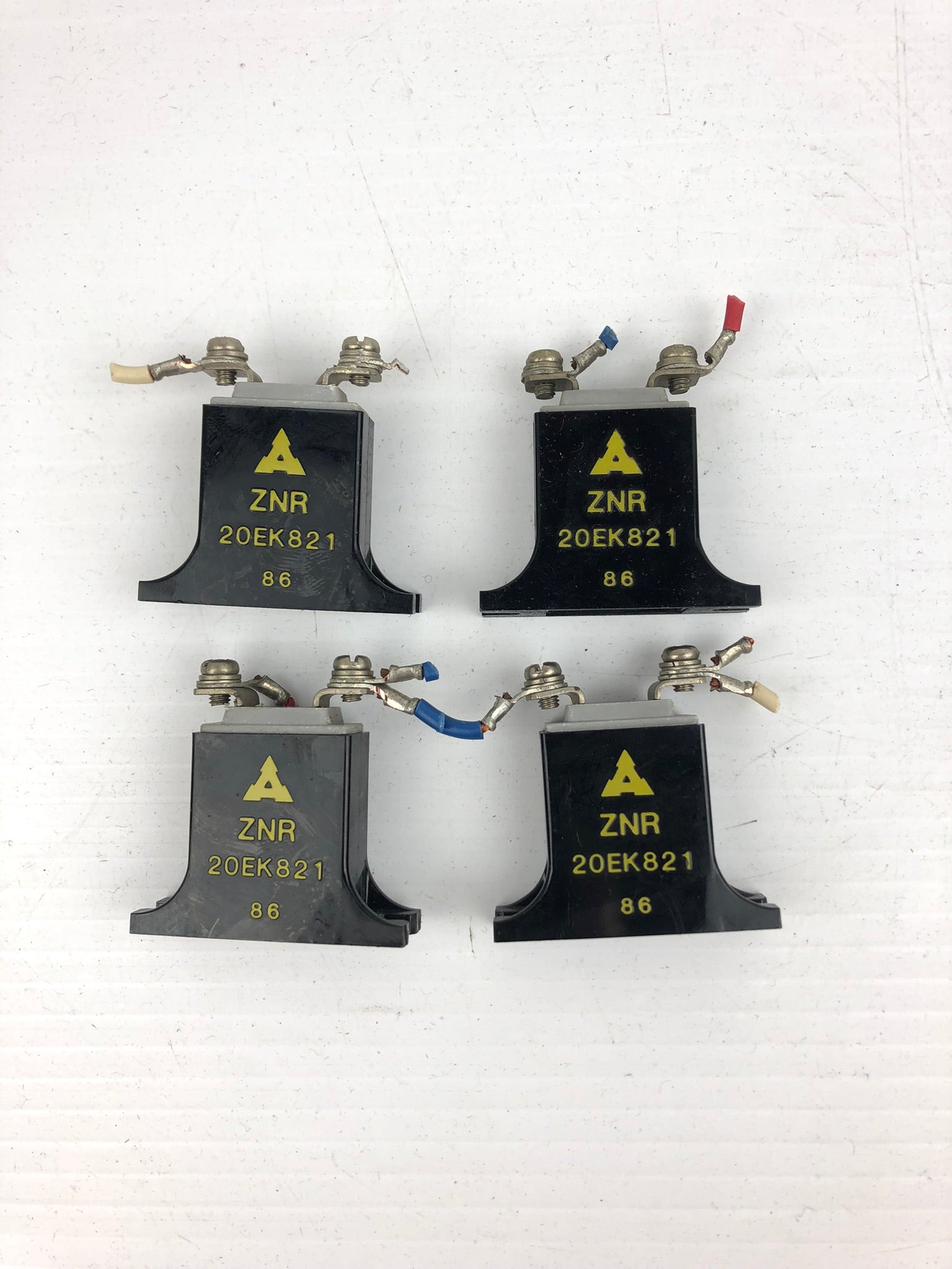 ZNR 20EK821 Electrical Component Surge Absorber 86 (Lot of 4)