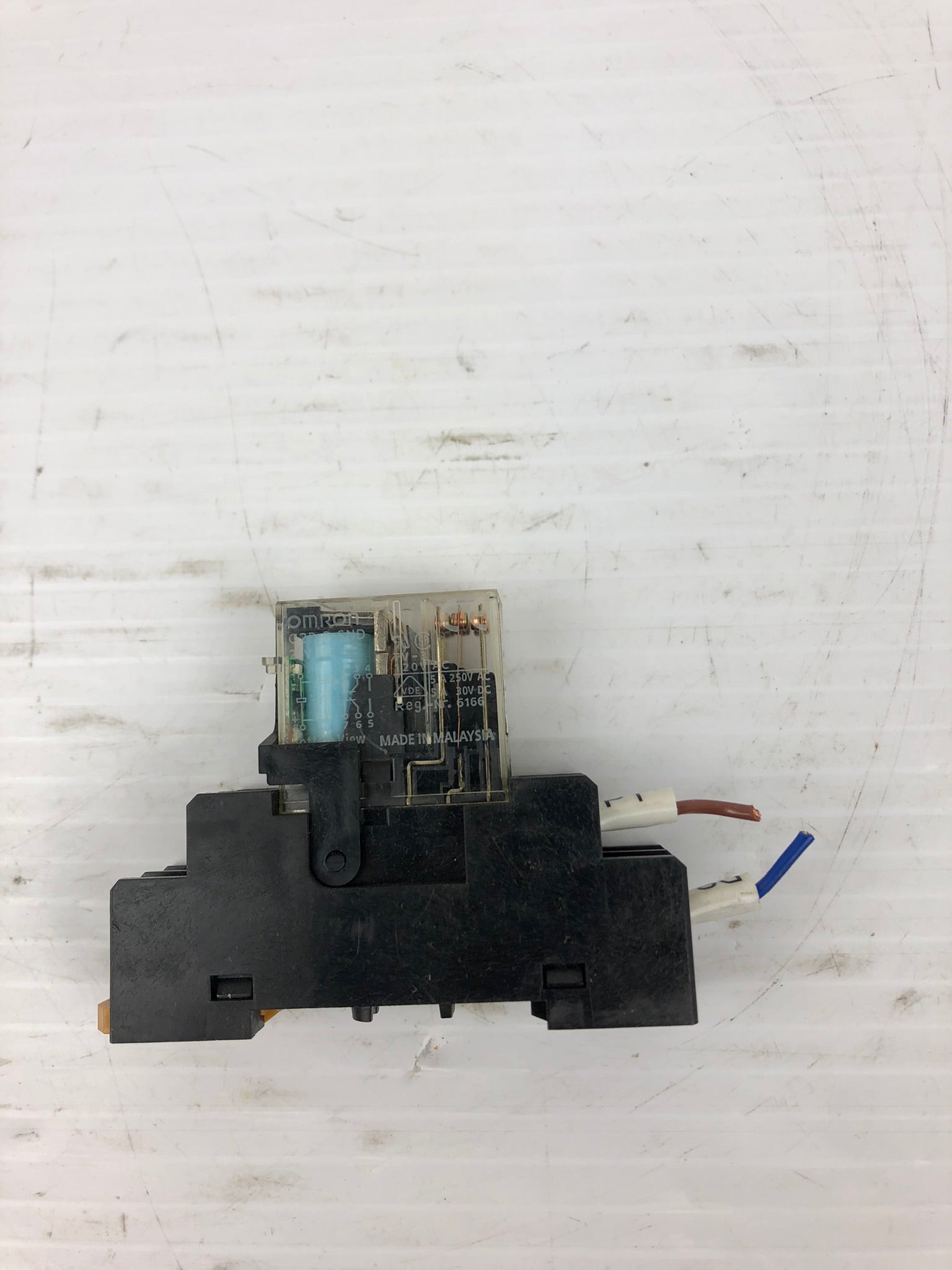 OMRON G2R-2-SND Relay with 1448C Base 5A250V