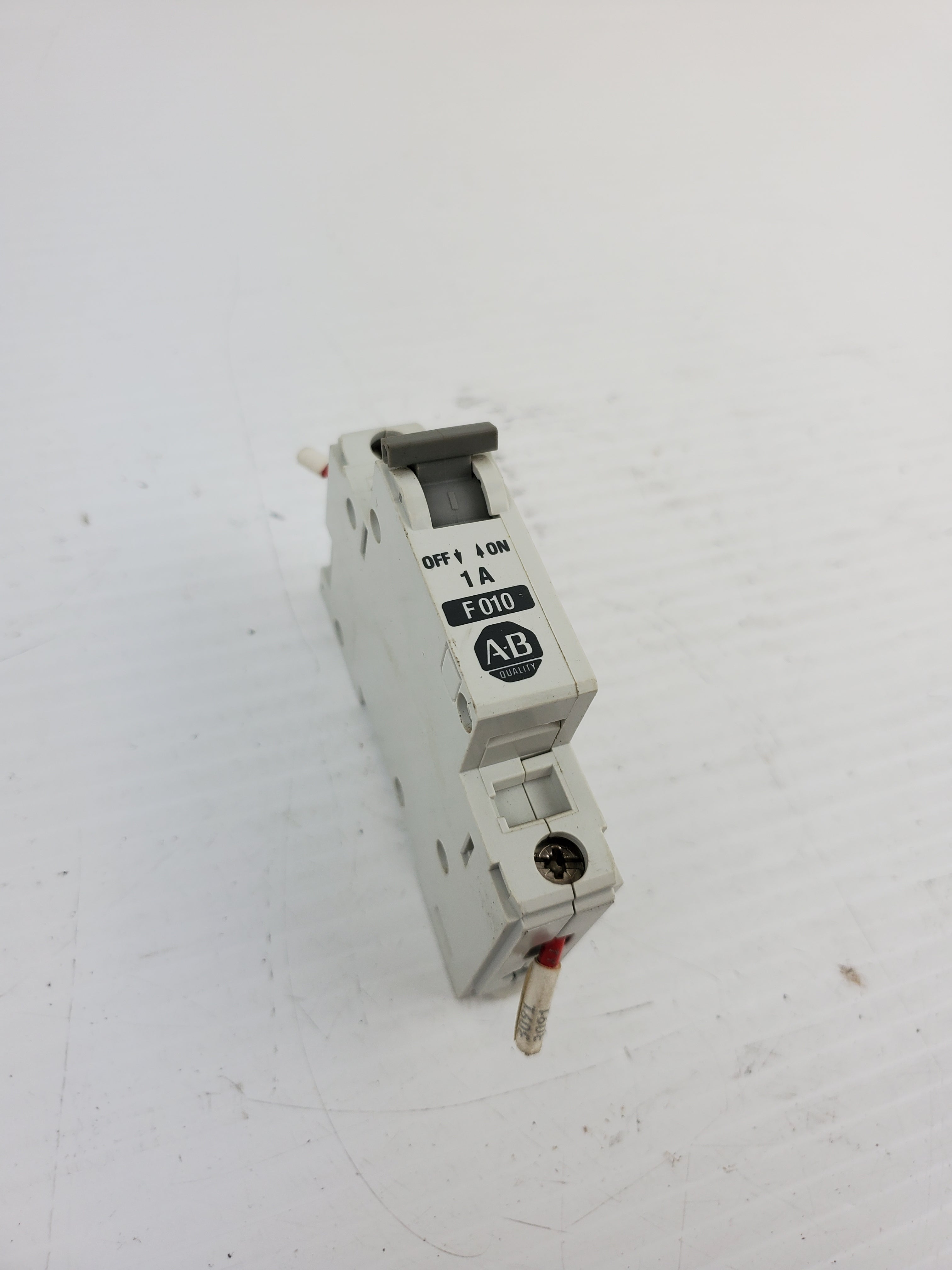 Allen-Bradley 1492-CB1-F010 Circuit Breaker