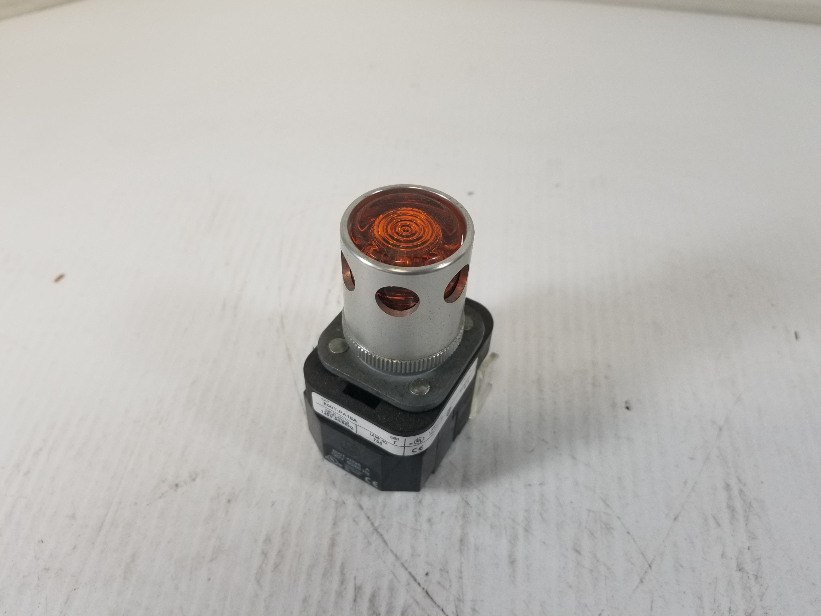 Allen-Bradley 800T-PA16A Pushbutton Switch Illuminated Amber