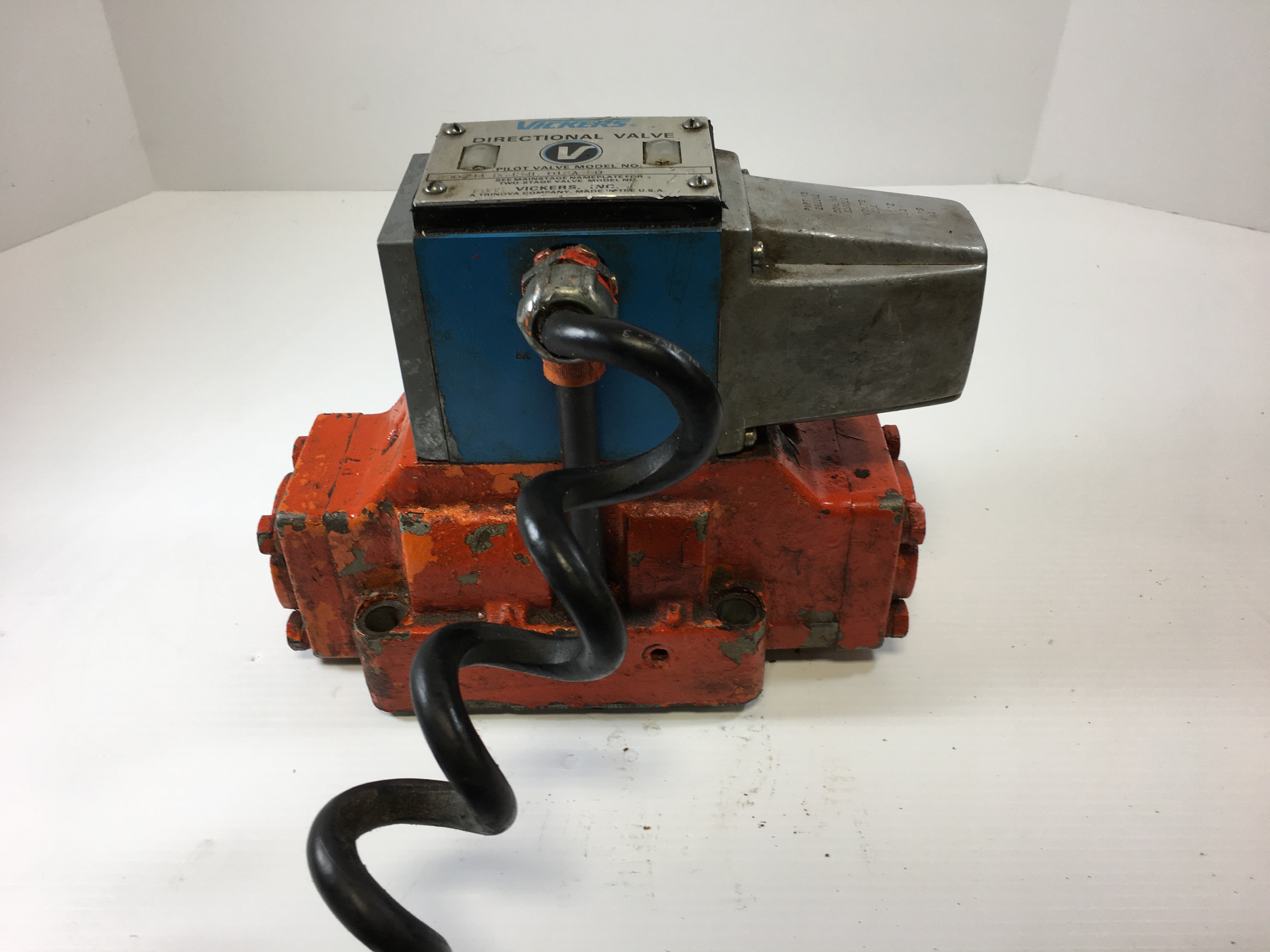 Vickers Directional Valve 290394-DG4S4L-012A-50