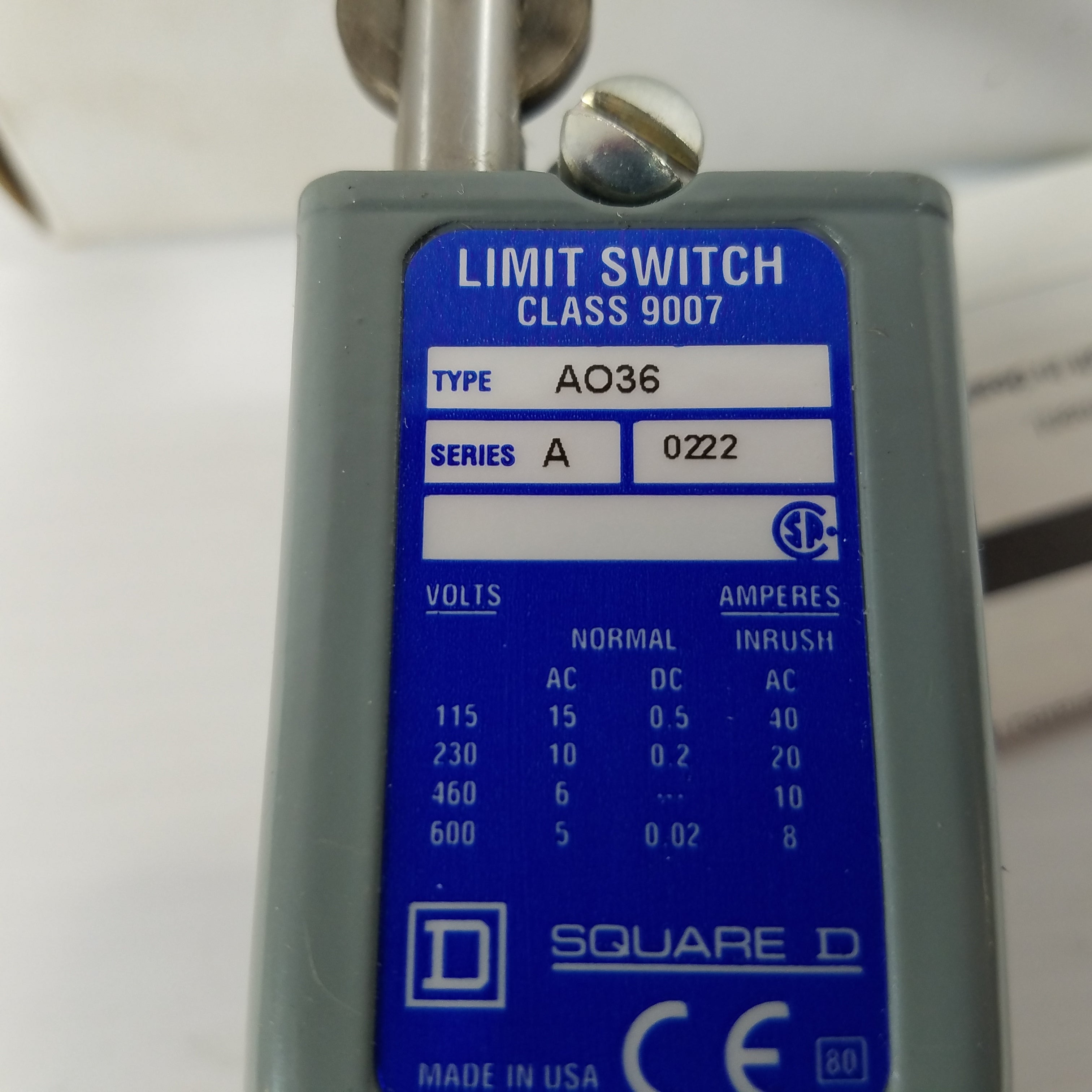 Square D 9007AO36 Open Position Switch Roller Plunger Plug-In Style