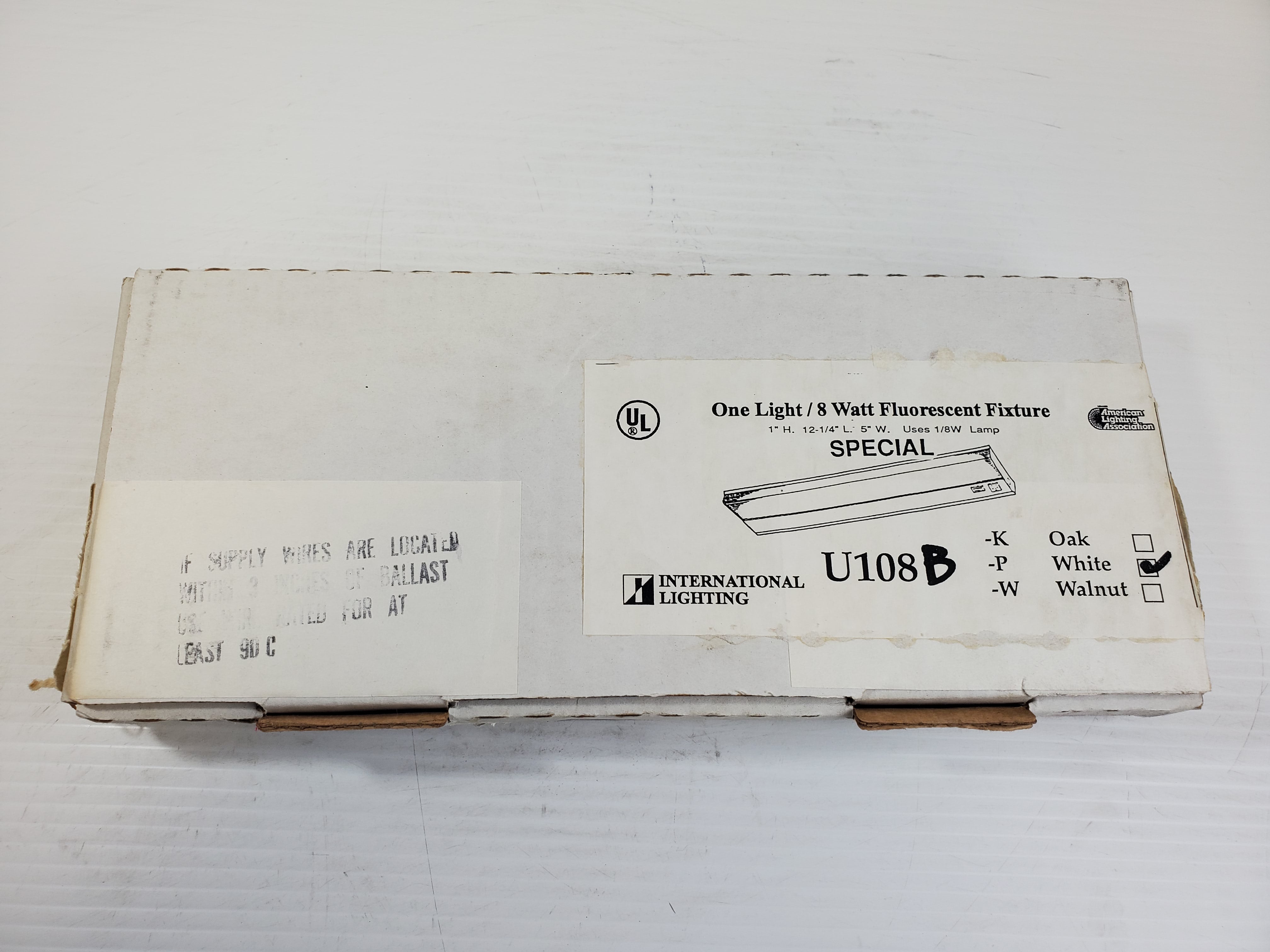 International Lighting U108 12-Inch 8 Watt Fluorescent Fixture White