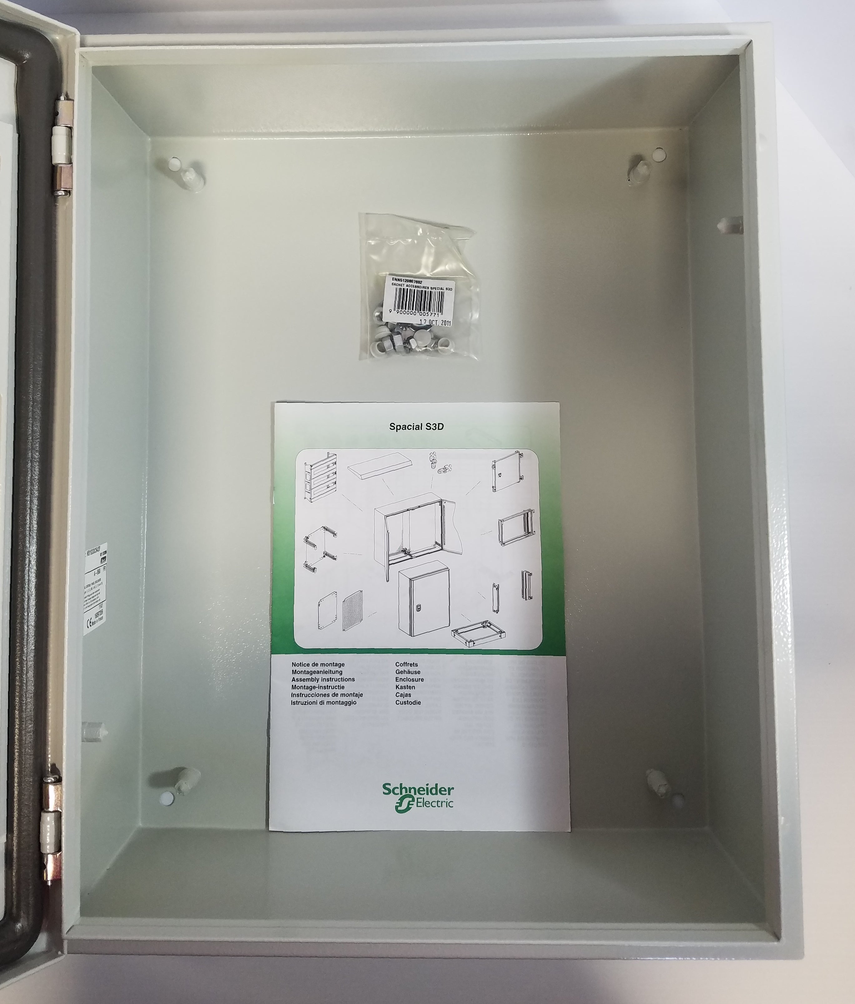 Schneider Electric S3D Wall-Mounting Metal Enclosure NSYS3DC5420 Industrial