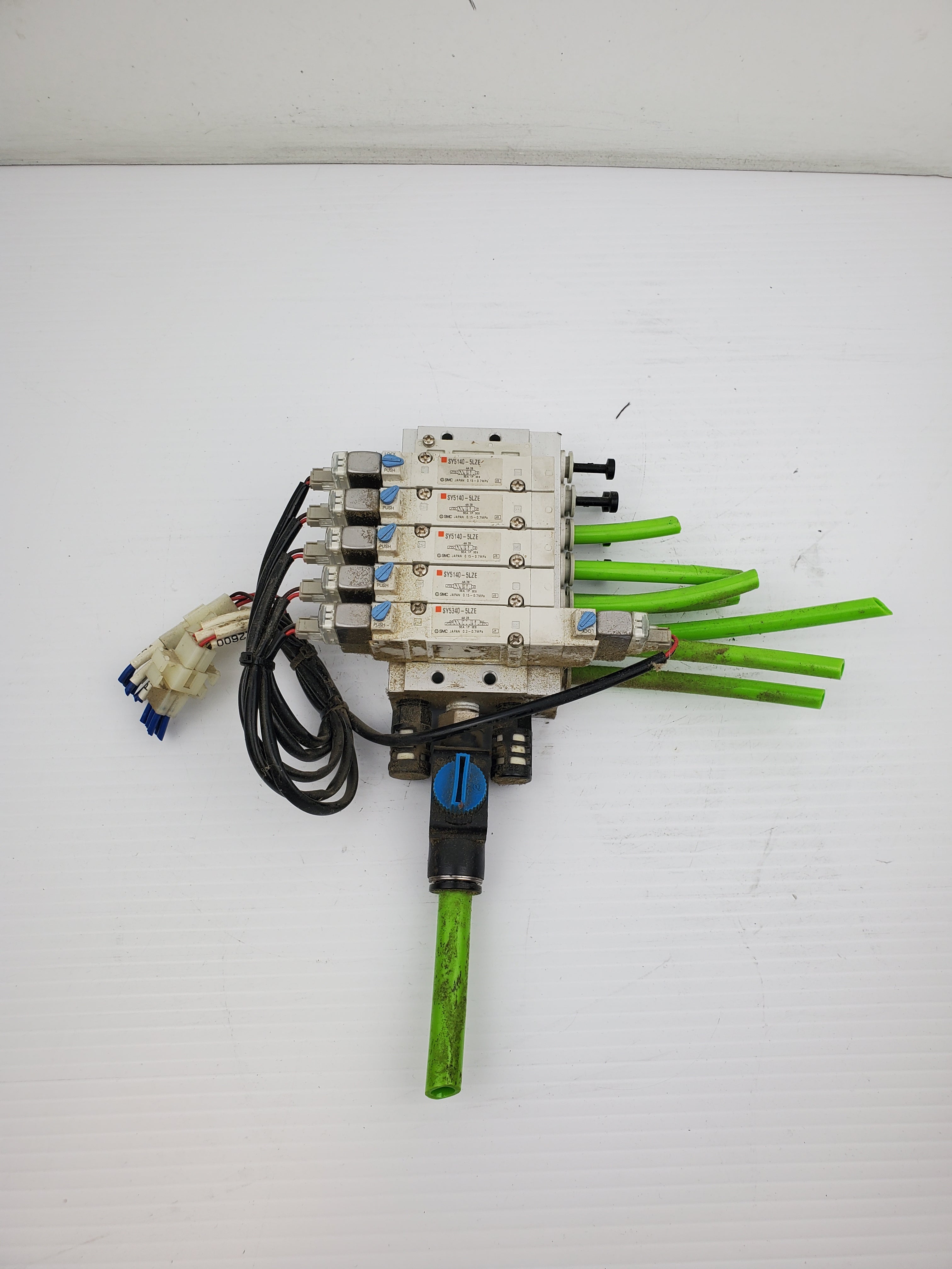 SMC SY5140-5LZE Solenoid Valve Assembly 0.15-0.7MPa SY5340-5LZE