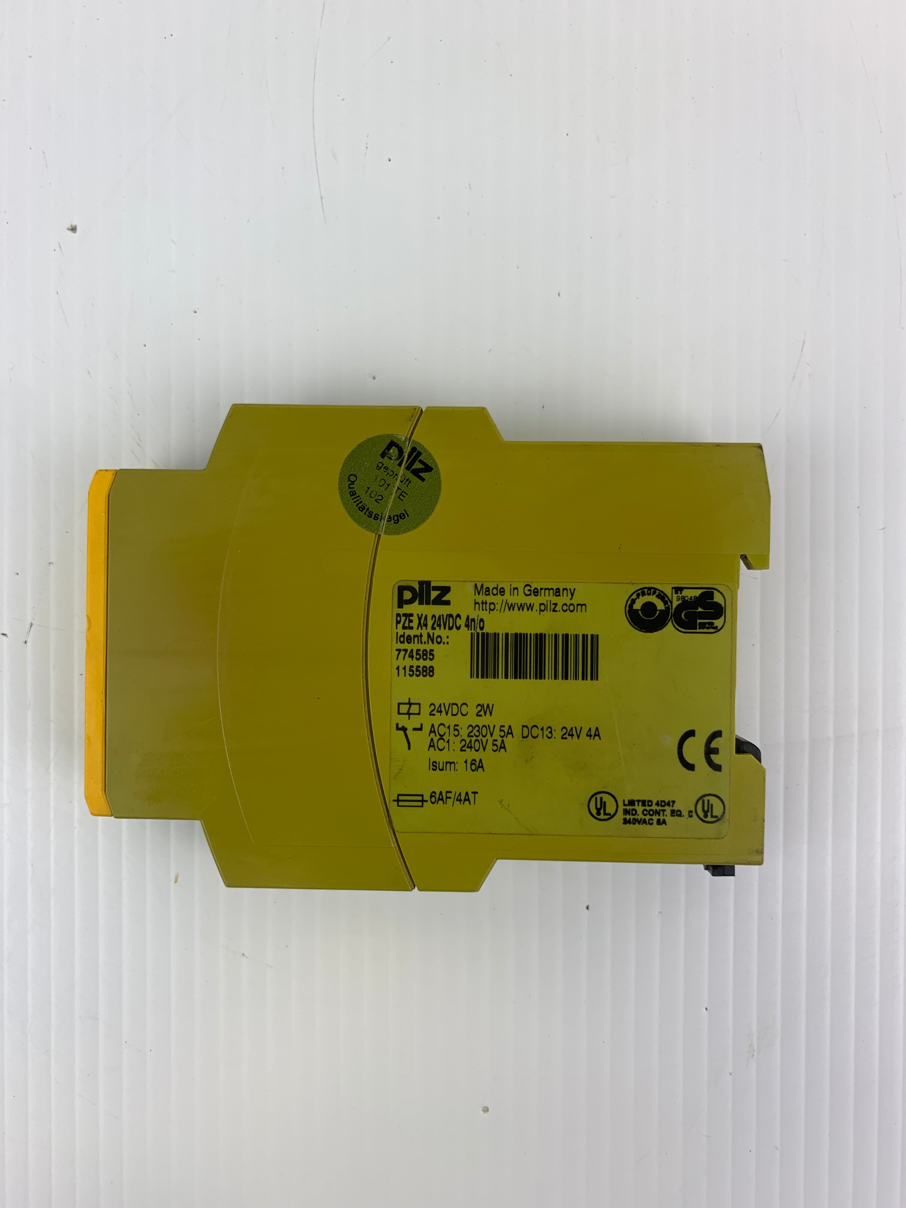 Pilz Safety Relay PZE X4 24VDC