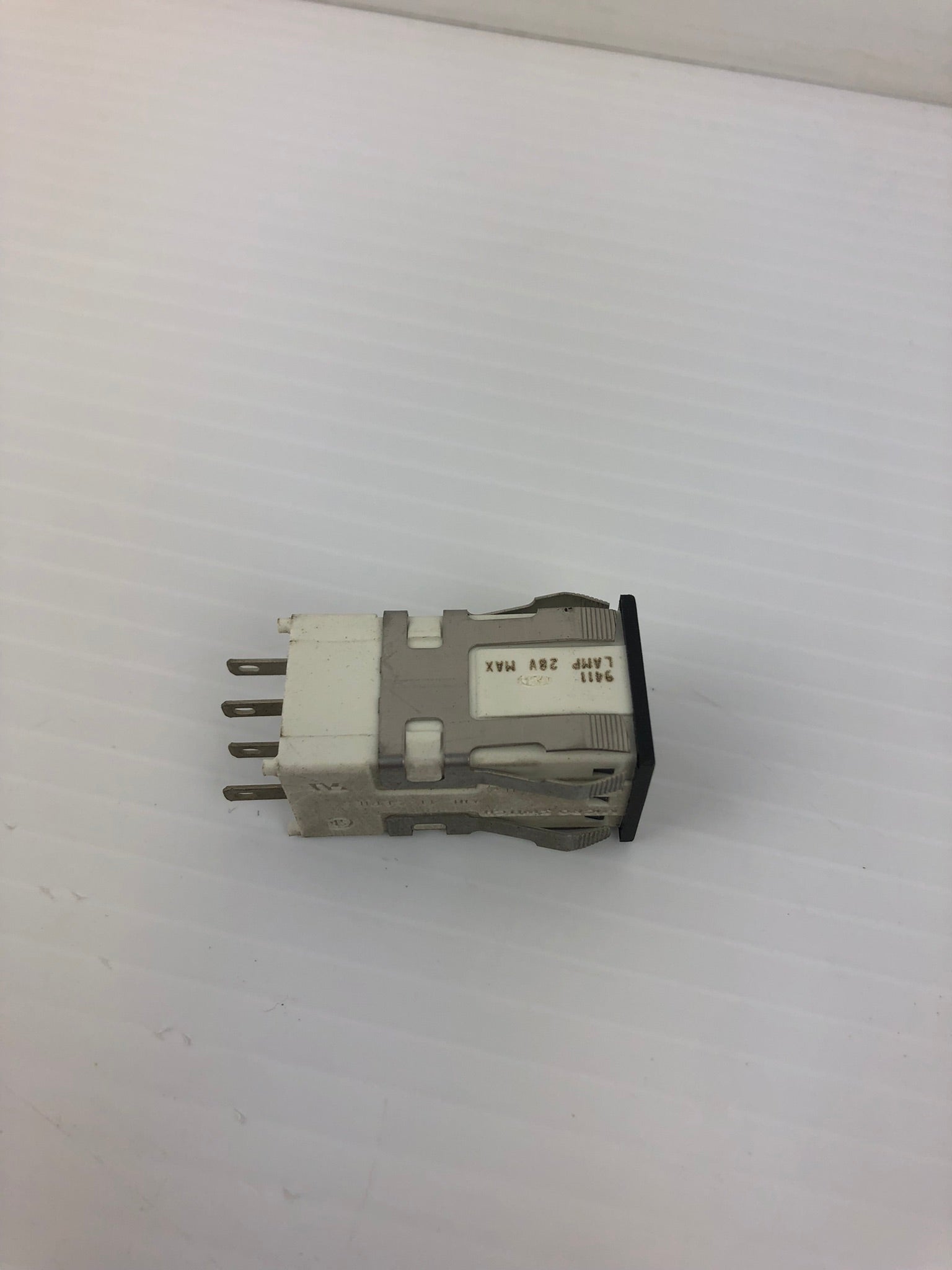 Honeywell Micro Switch 9411 AML 41 Series Lamp 28V - Lot of 8