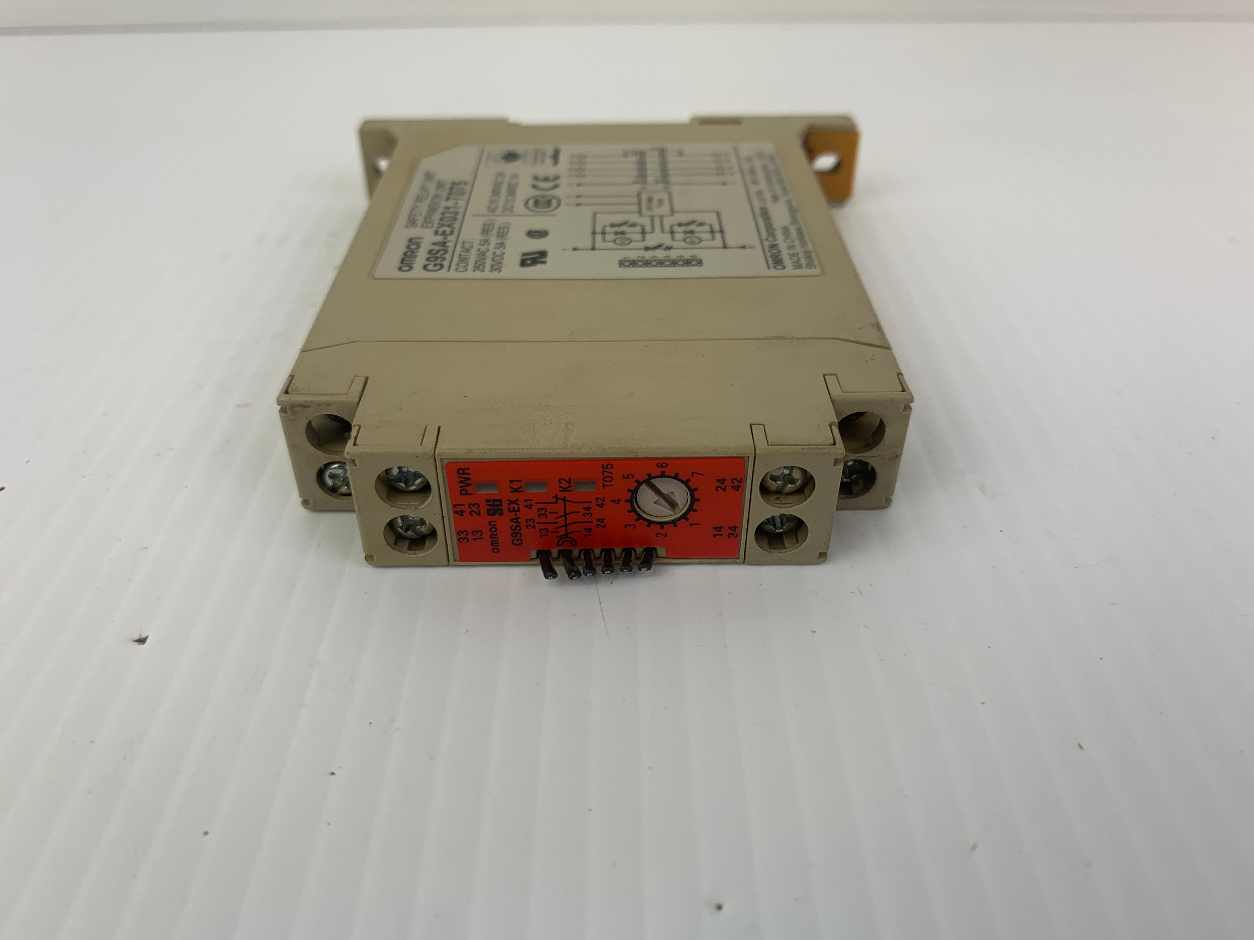 Omron G9SA-EX031-T075 Safety Relay Unit 250 VAC