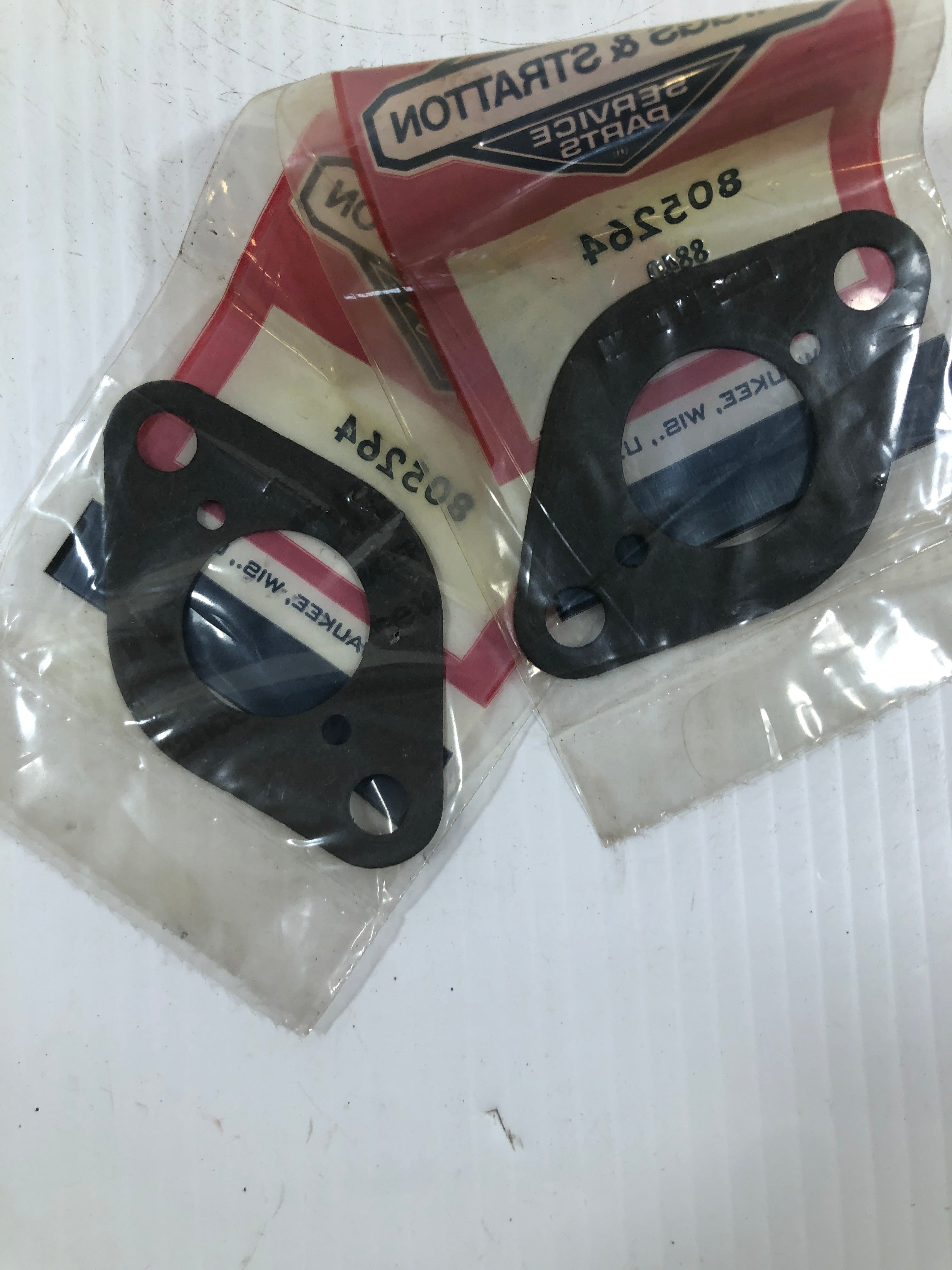 Briggs & Stratton Gasket 805264-Lot of 2