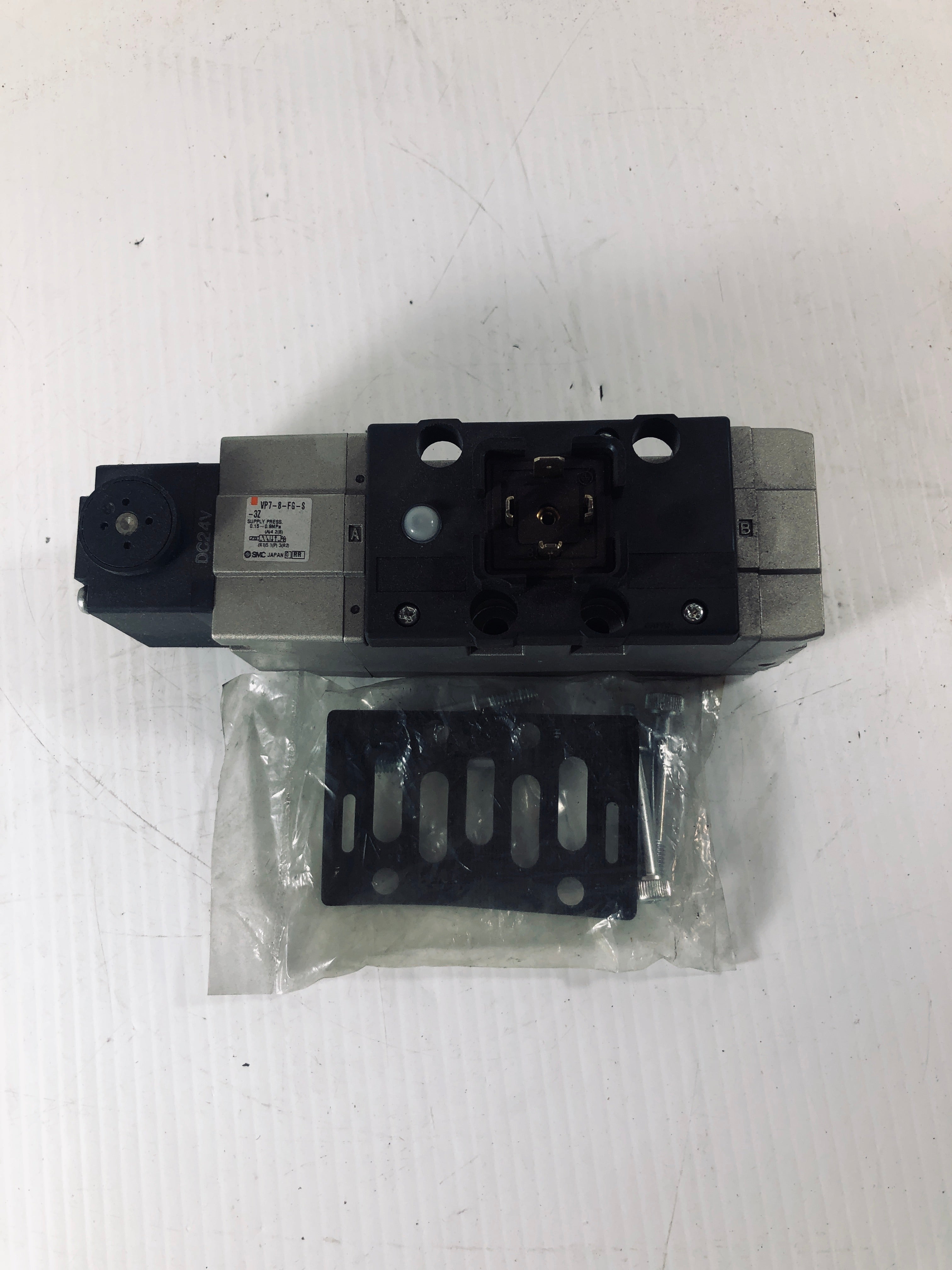 SMC Solenoid Valve VP7-8-FG-S-3Z