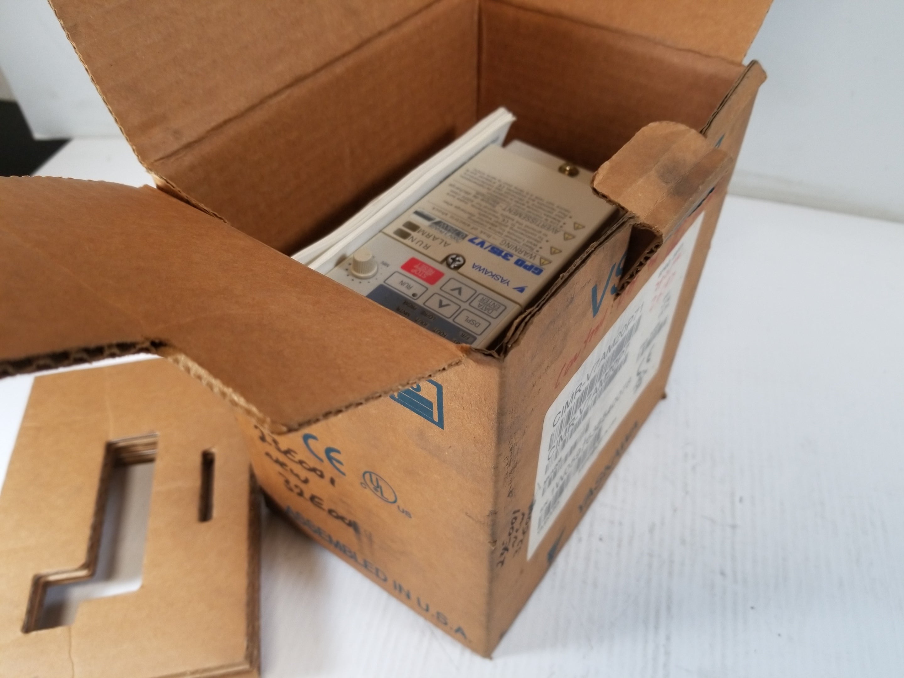 Yaskawa CIMR-V7AM20P71 Servo Drive