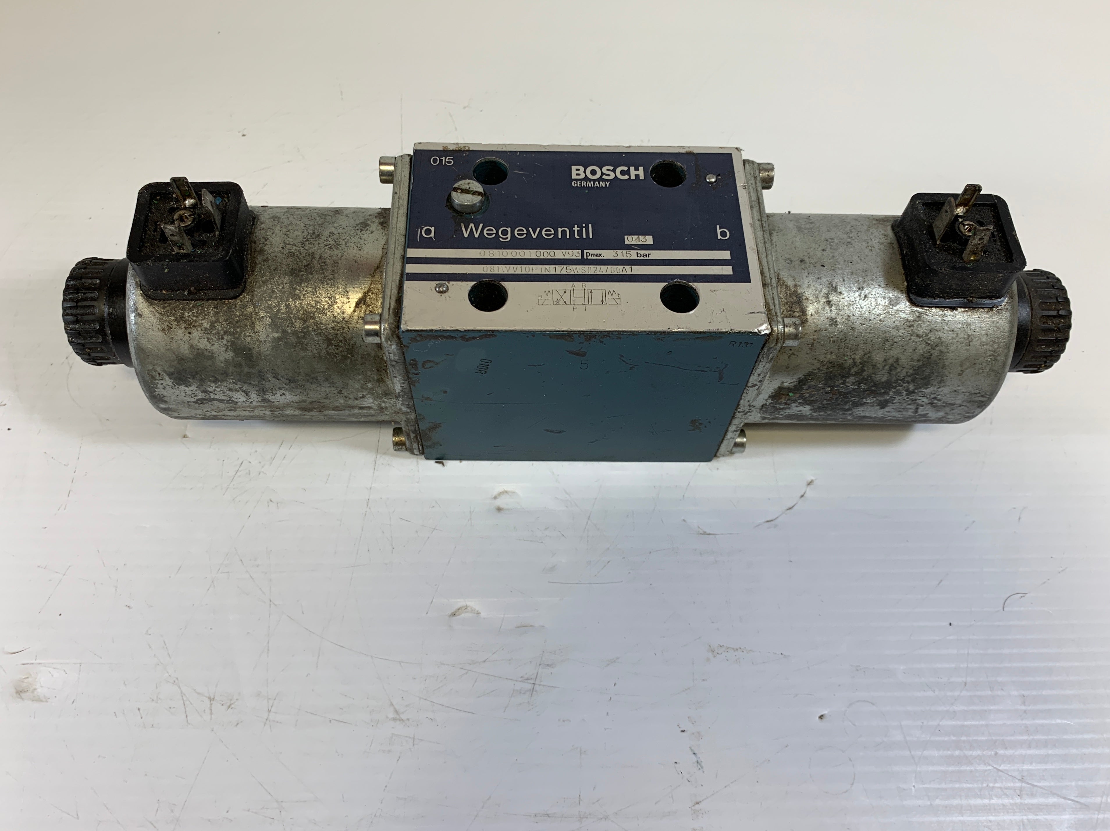 Bosch Directional Valve 0810001000 V93