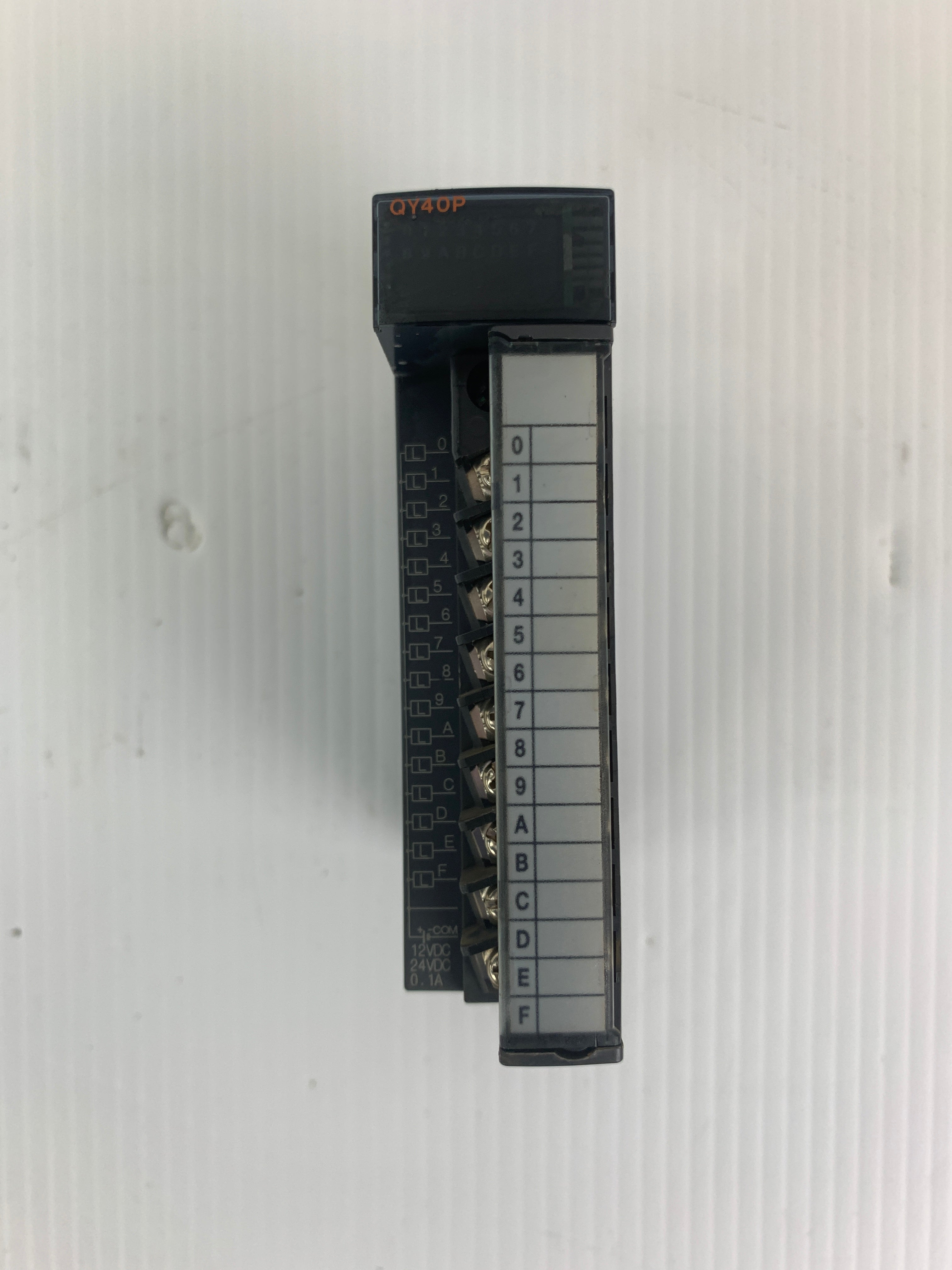 Mitsubishi QY40P PLC Output Unit 12/24 VDC