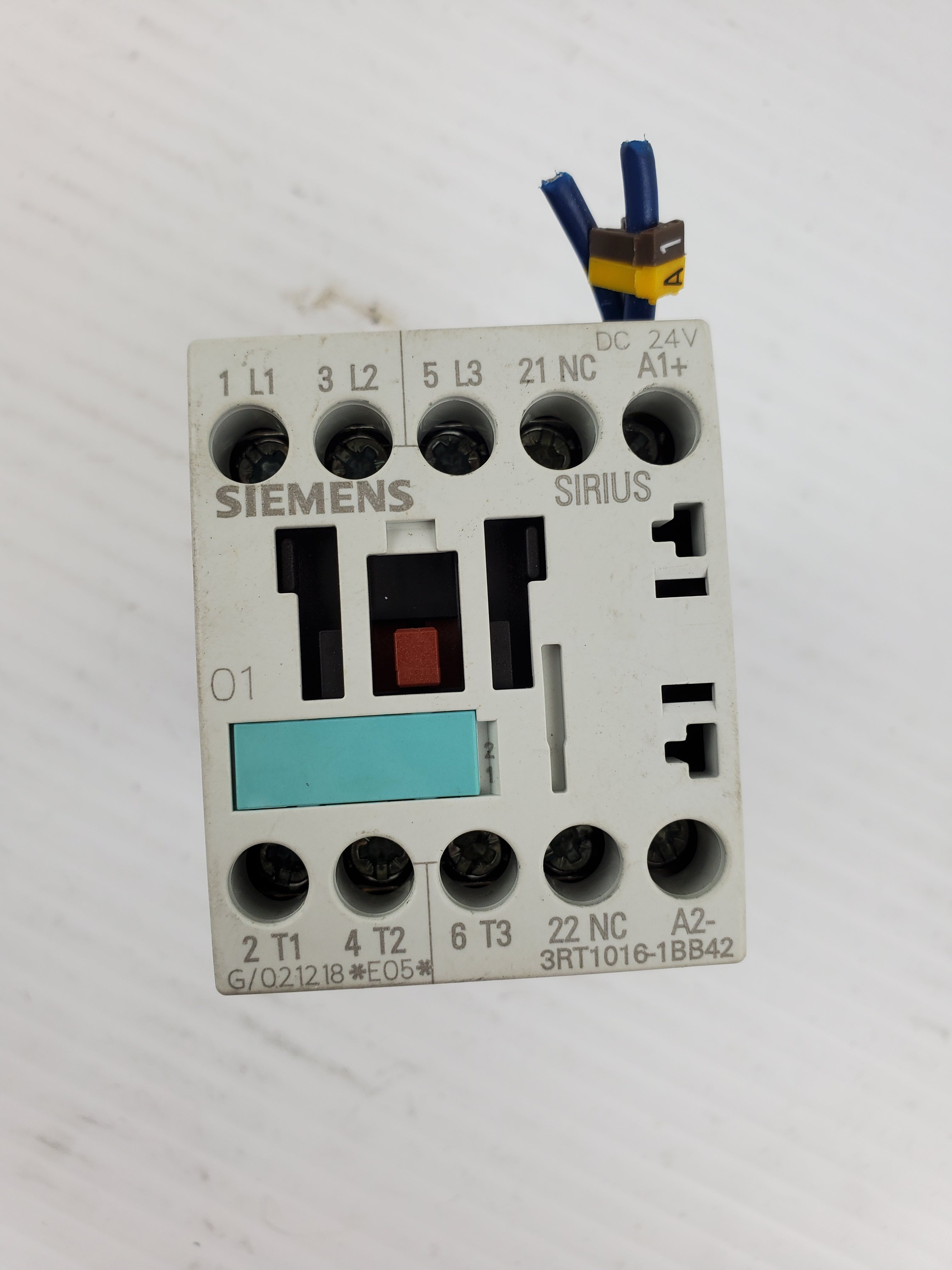 SIEMENS 3RT1016-1BB42 PLC Contactor Screw Connection 24VDC G/021218*E05*