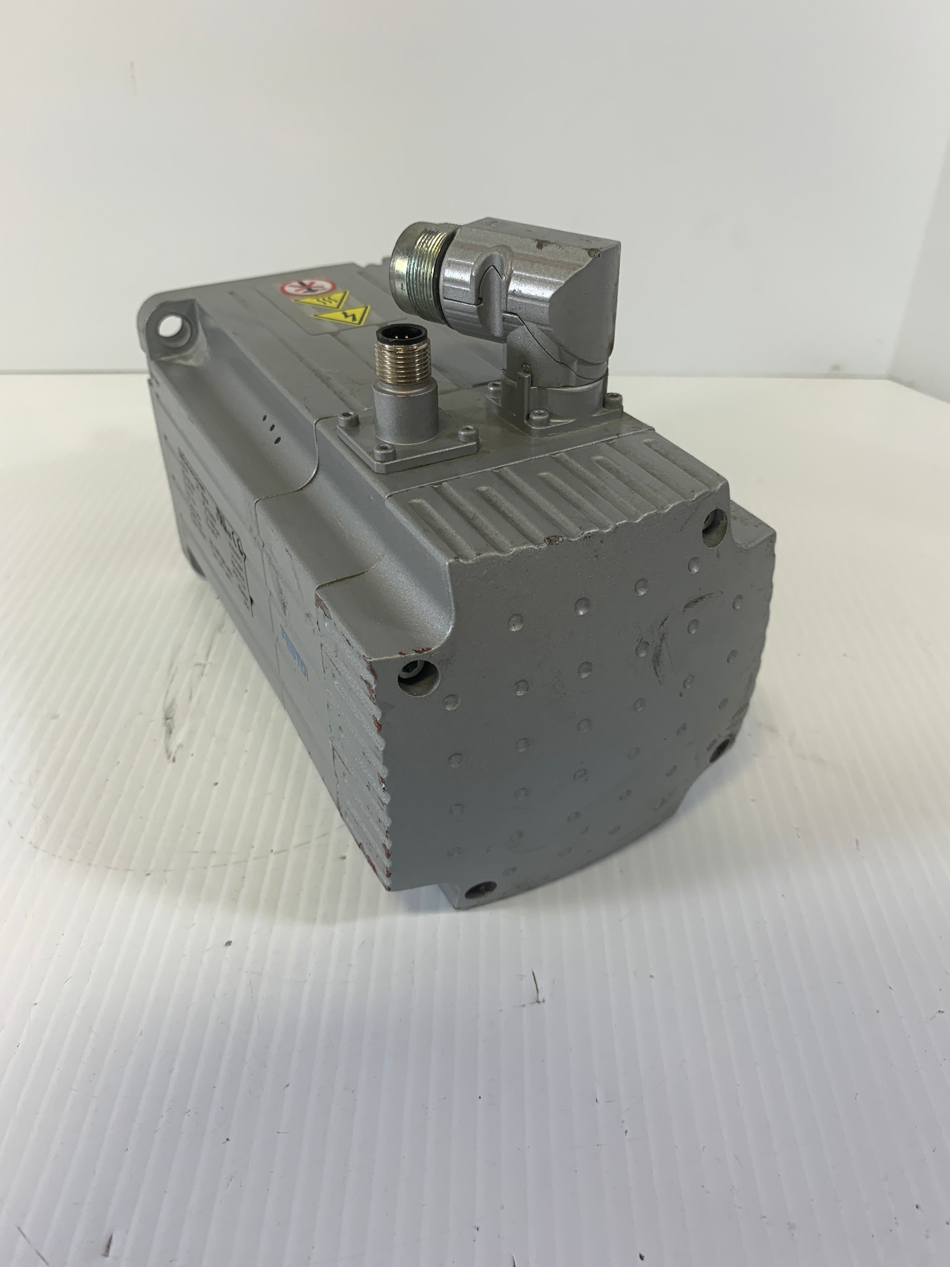 Festo EMMS-AS-100-S-RMB Servo Motor 4600 RPM 565V 15A 18.0W