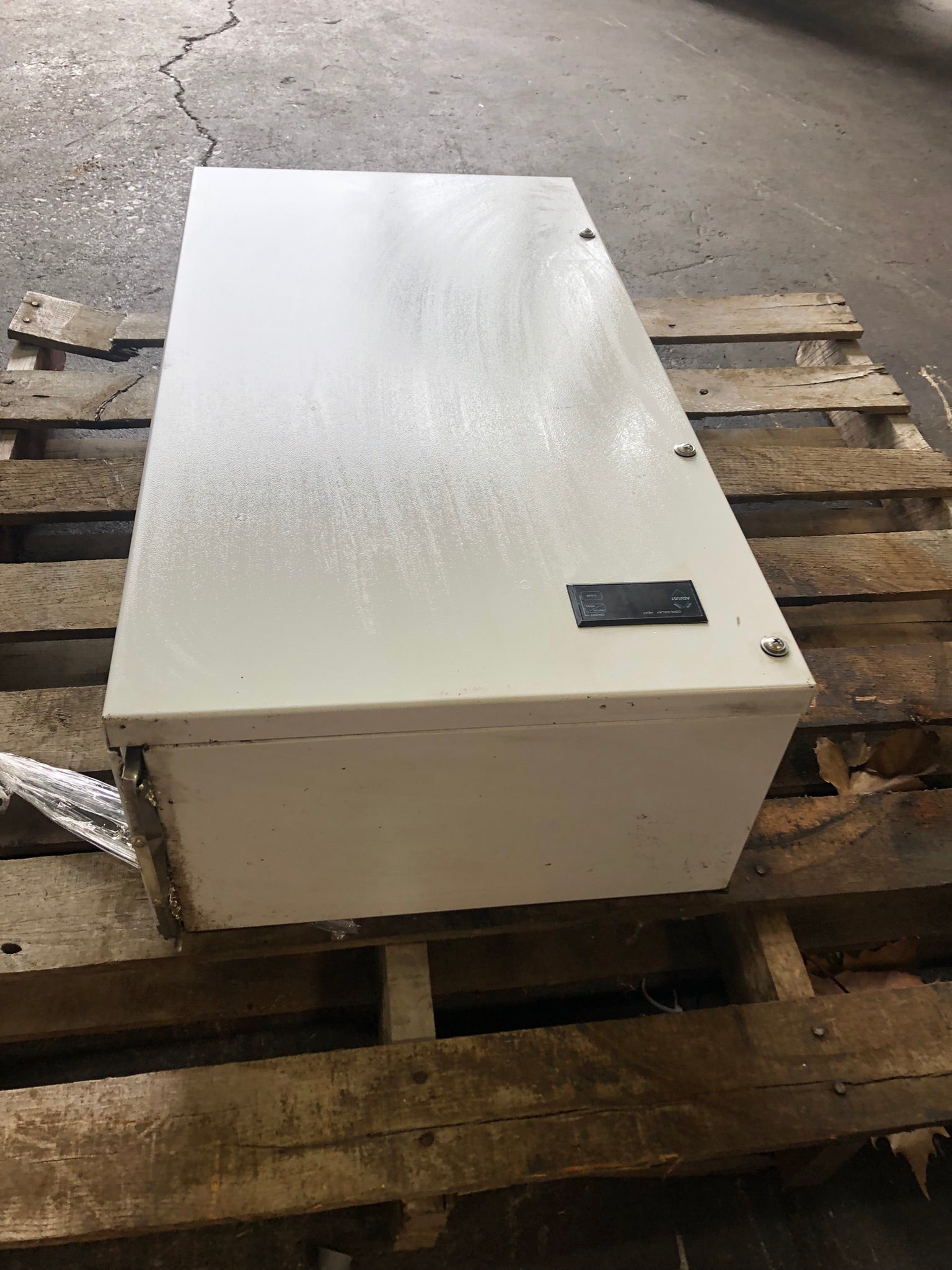 nVent CR290465G003 Electronic Enclosure Air Conditioner 200V 50/60Hz 1 Phase