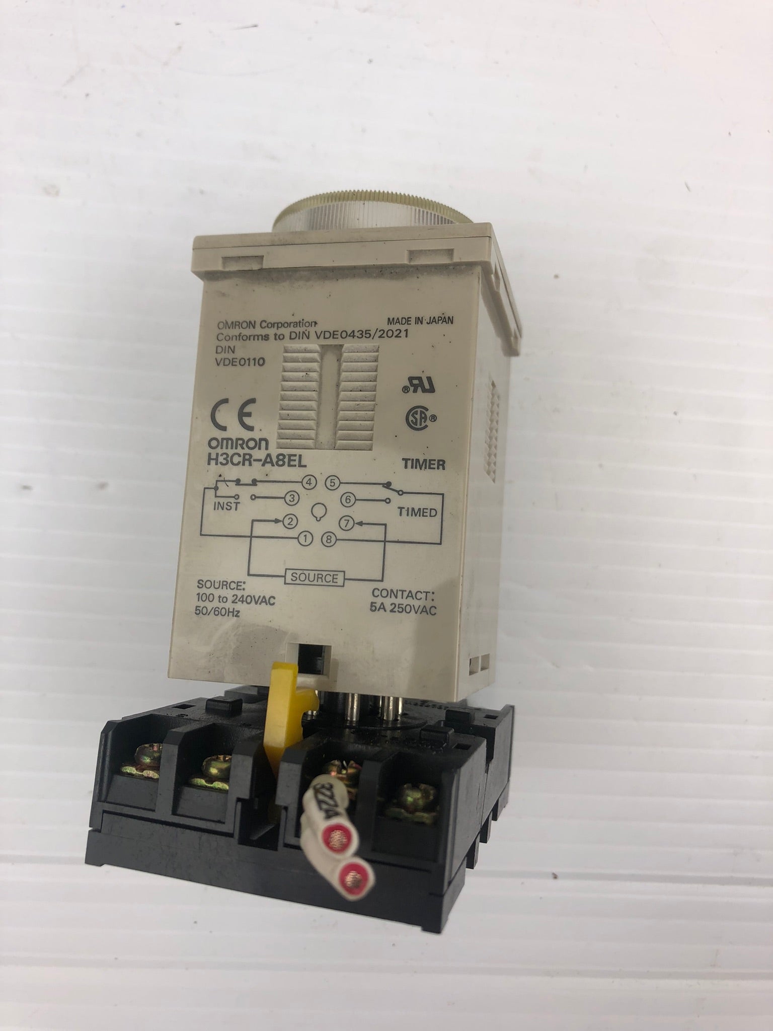 Omron H3CR-A8EL Timer Switch 0-12 SEC with Base 100-240VAC 50/60Hz