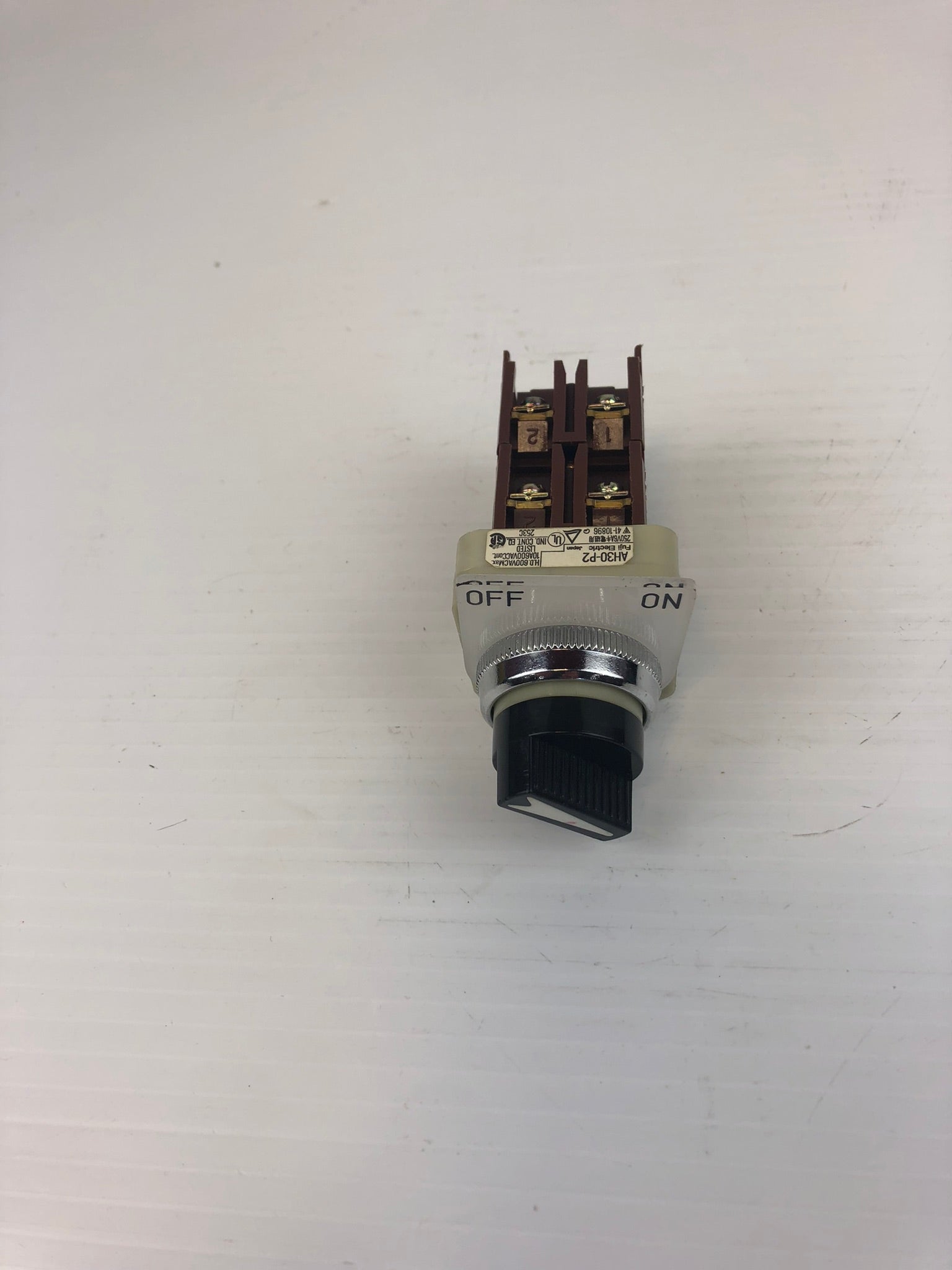 Fuji Electric Off/On Command Switch AH30-P2 Black 600VAC