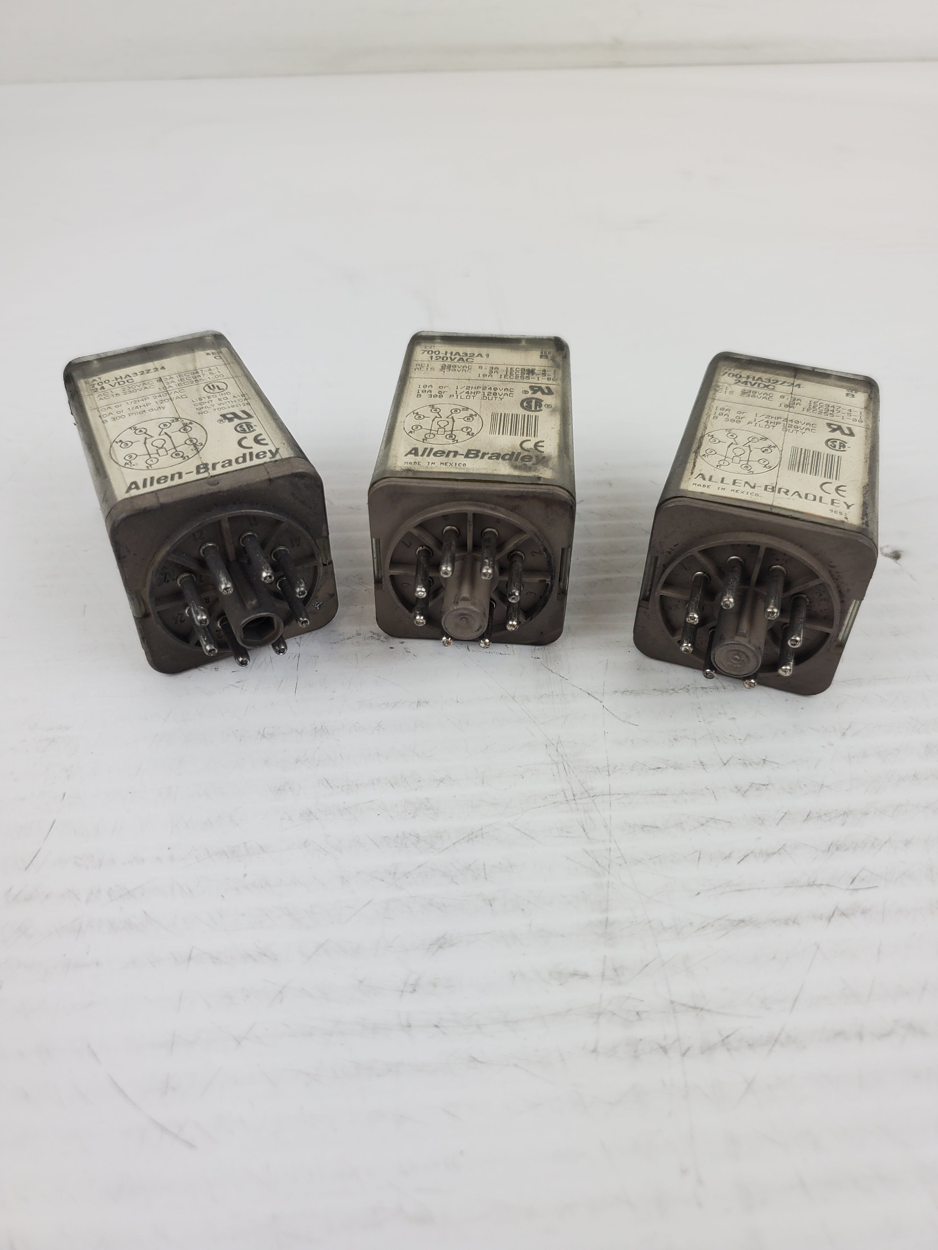 Allen-Bradley Relays 700-HA32Z24/700-HA32A1/700-HA32Z24 (Check Description)