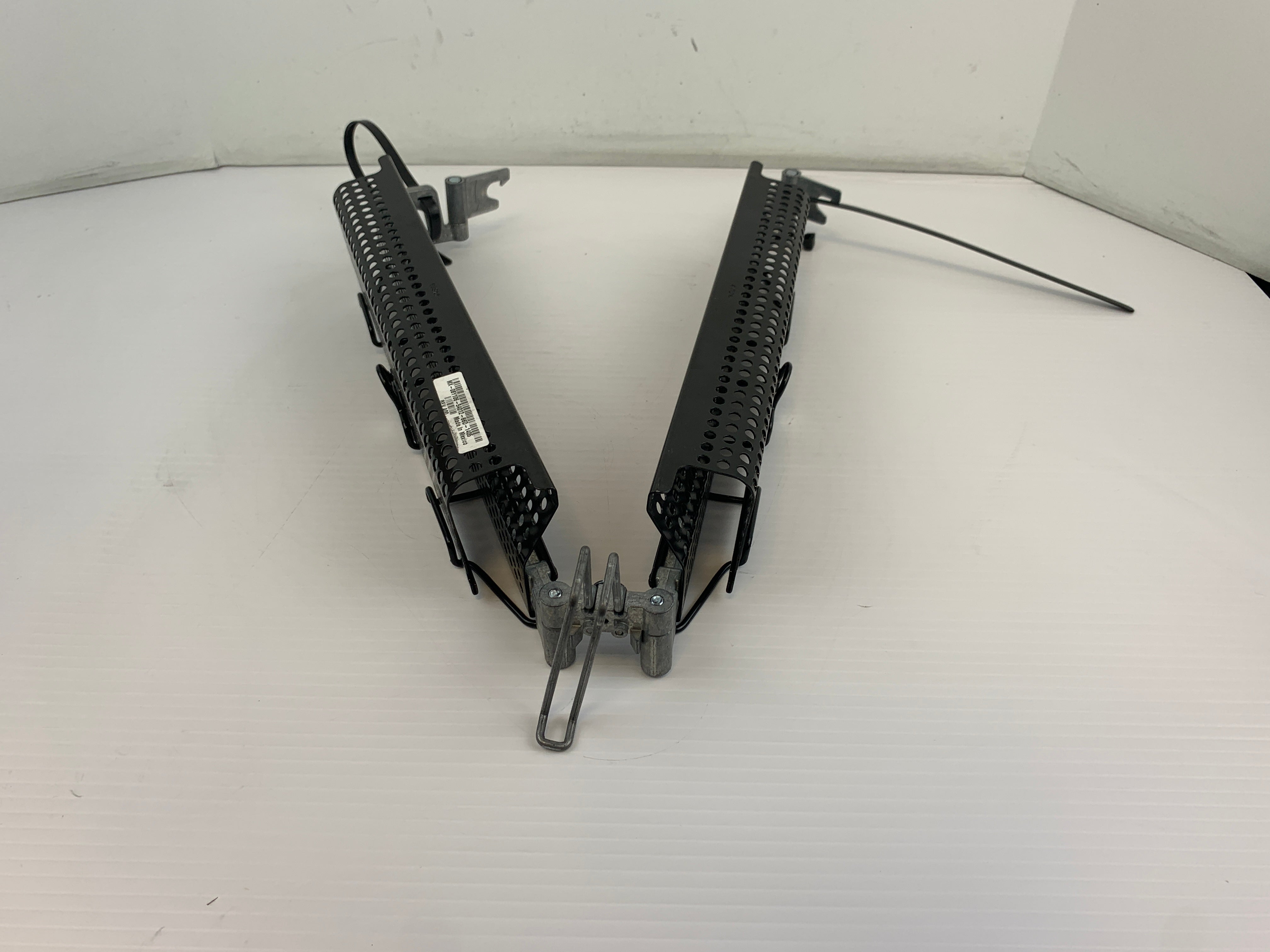 Dell Cable Management Bracket MX-08Y106-54012-66D-1405