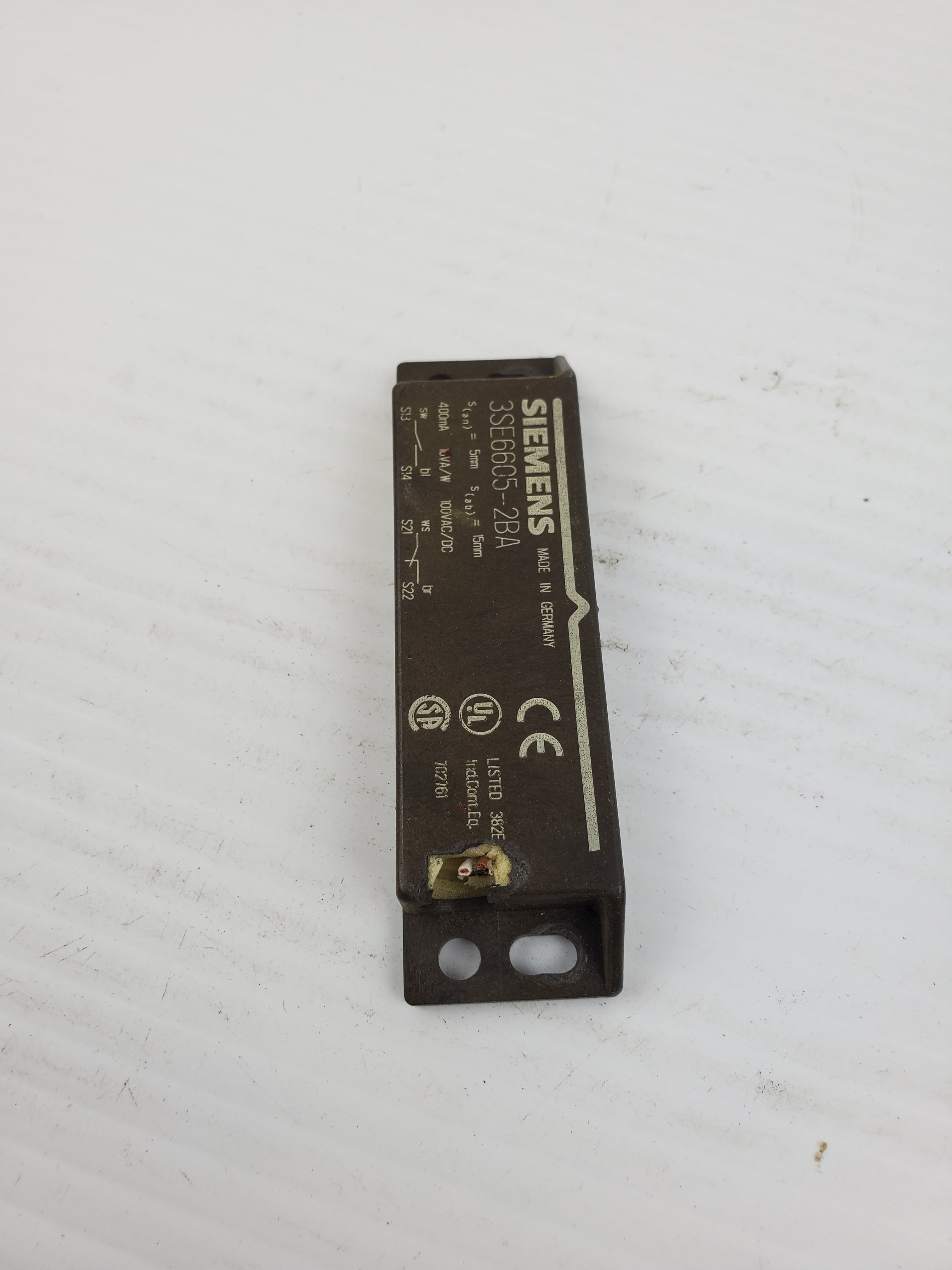 Siemens 3SE6605-2BA Safety Magnetic Switch Actuator 3SE66052BA