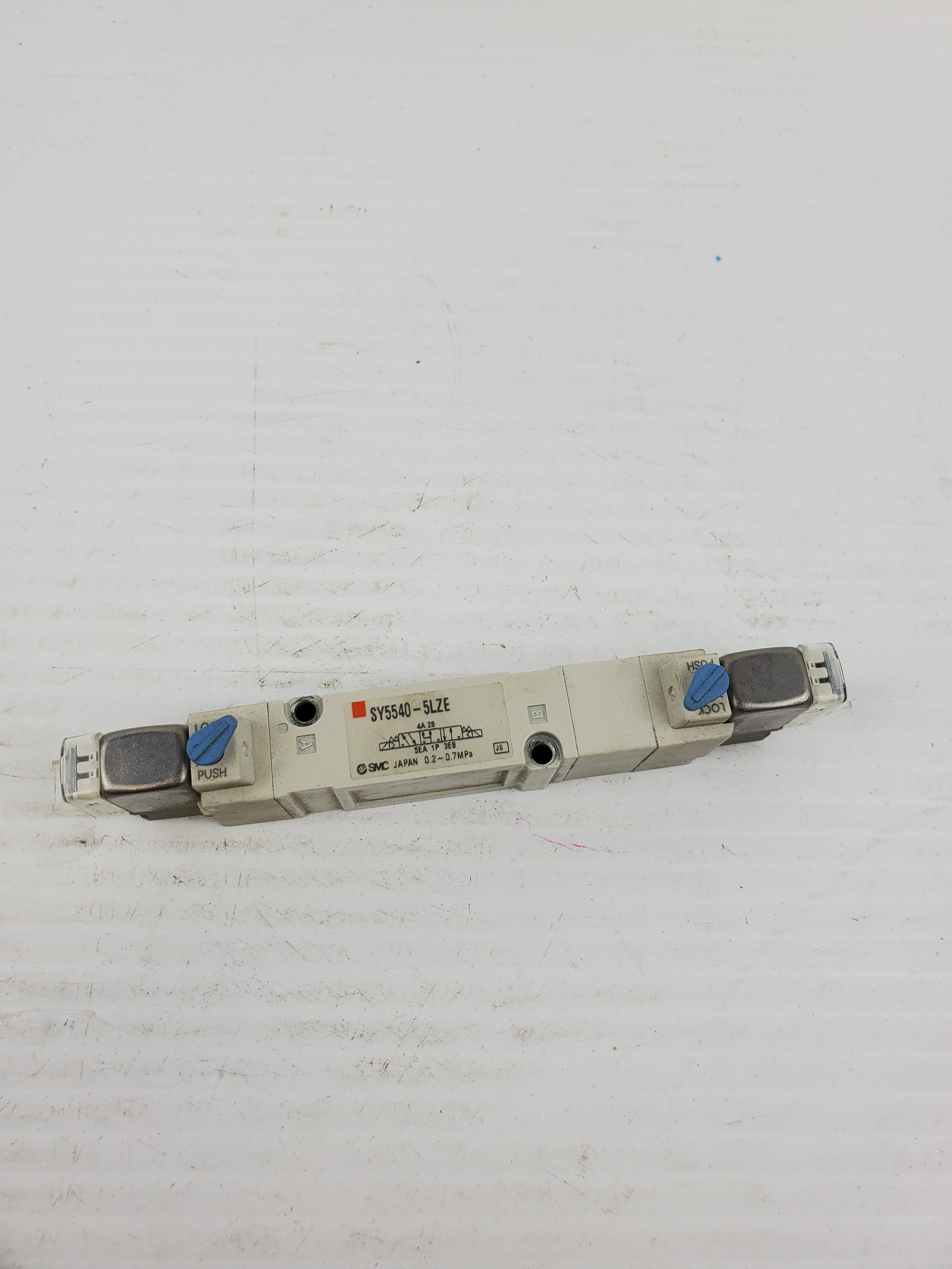 SMC SY5540-5LZE Solenoid Valve 0.2-0.7MPa SY55405LZE