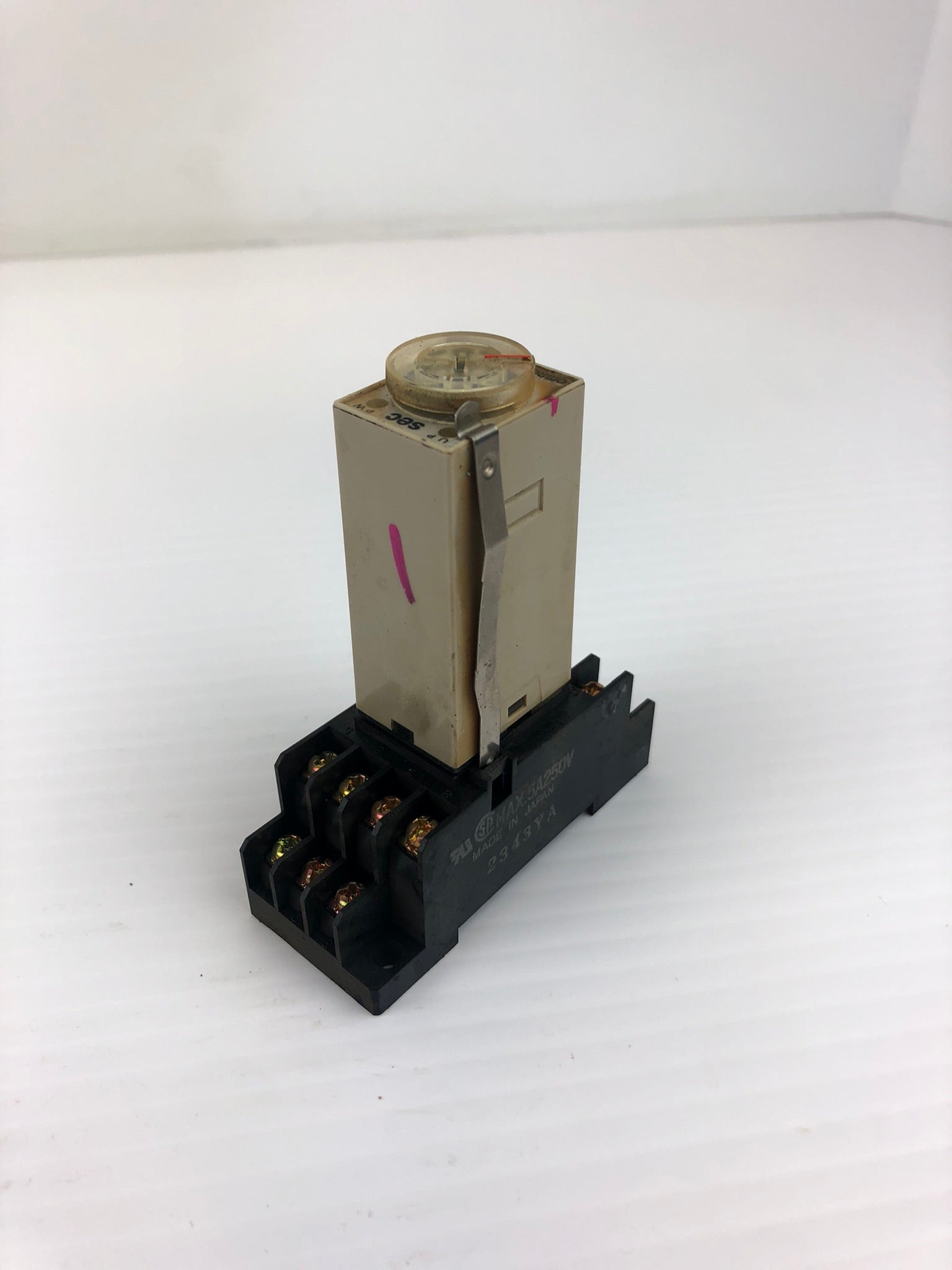 Omron H3Y-4 Timer DC24V With Base 2343YA