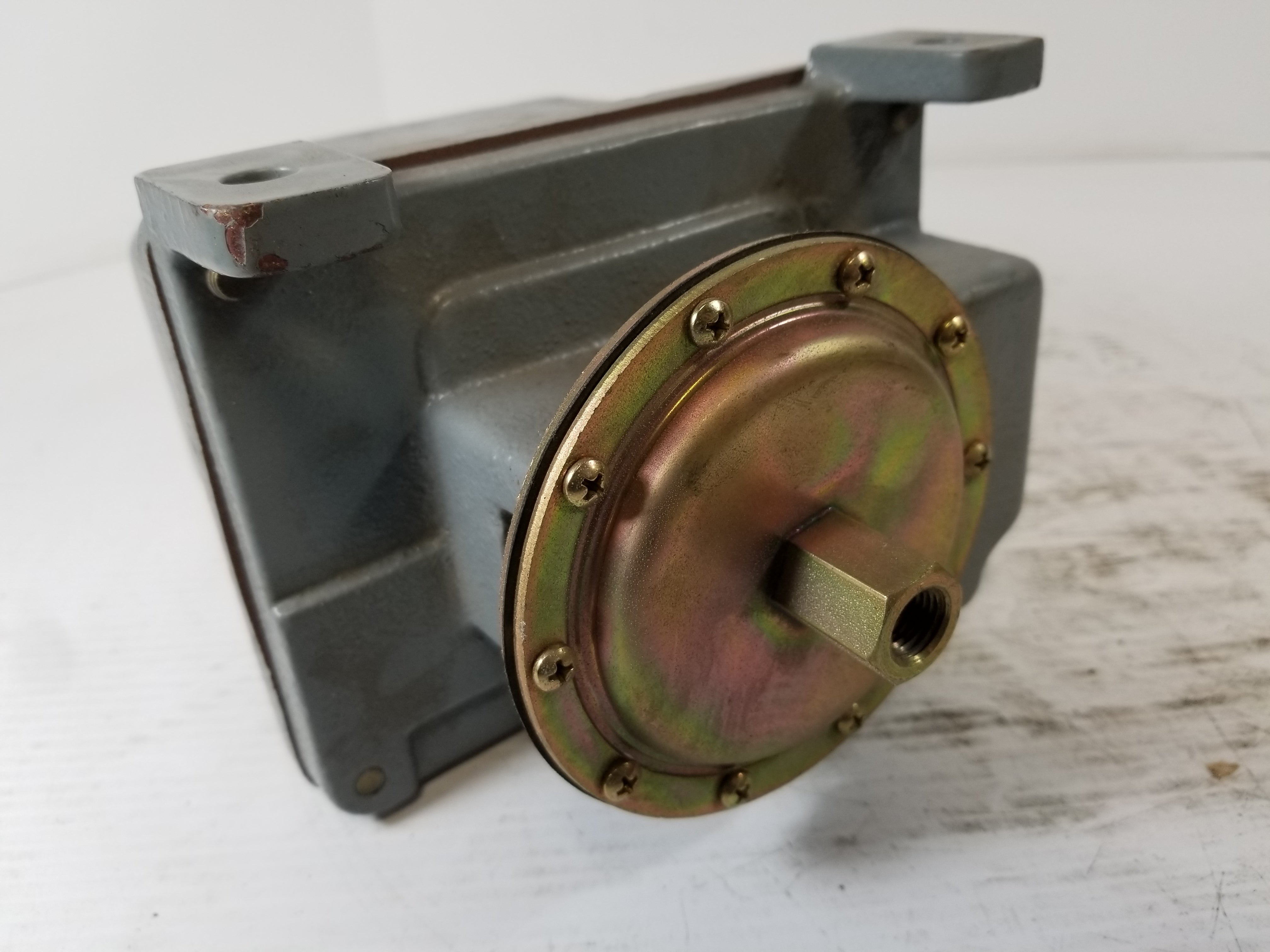 Square D GAR-1 Electromechanical Pressure Switch 0-27.5 IN-HG