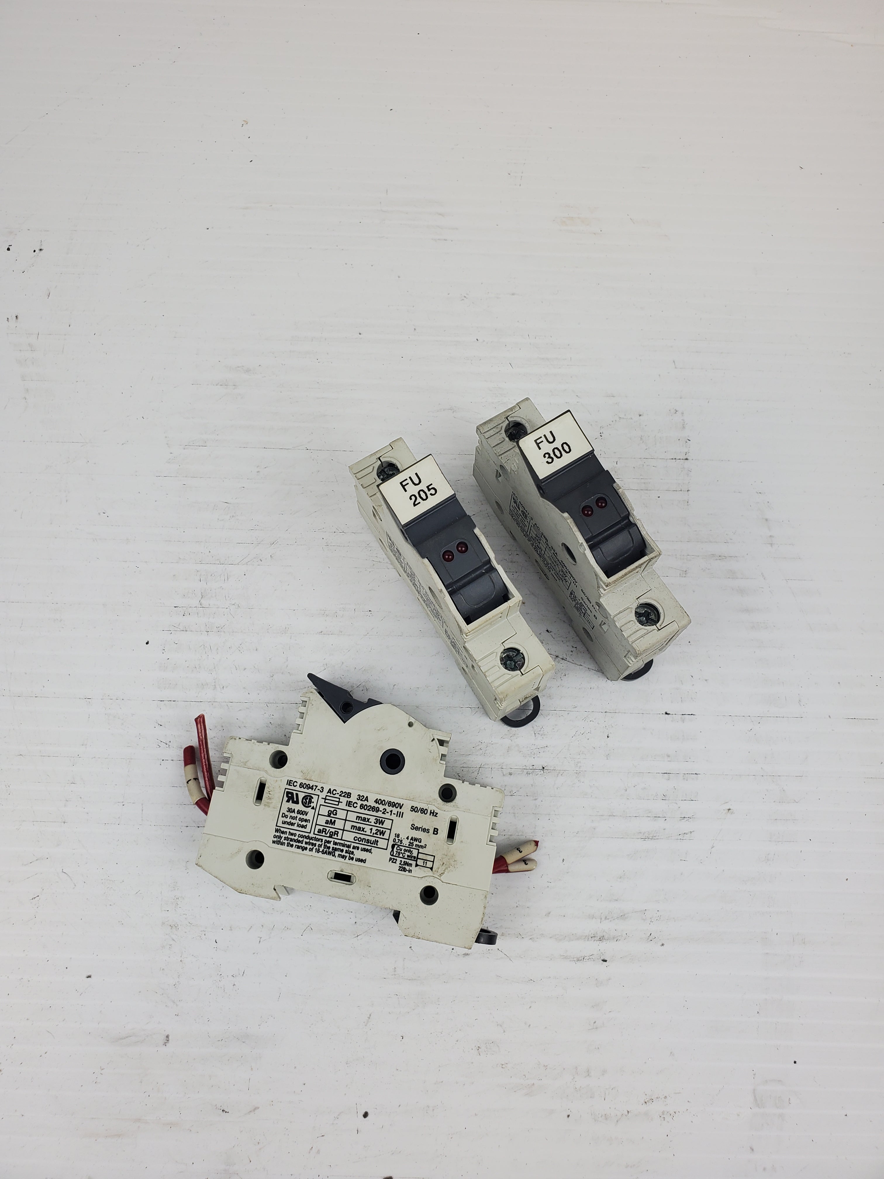 Allen-Bradley 1492-FB1M30-L Fuse Holder 30A 600V 10.3 x 38mm (Lot of 3)
