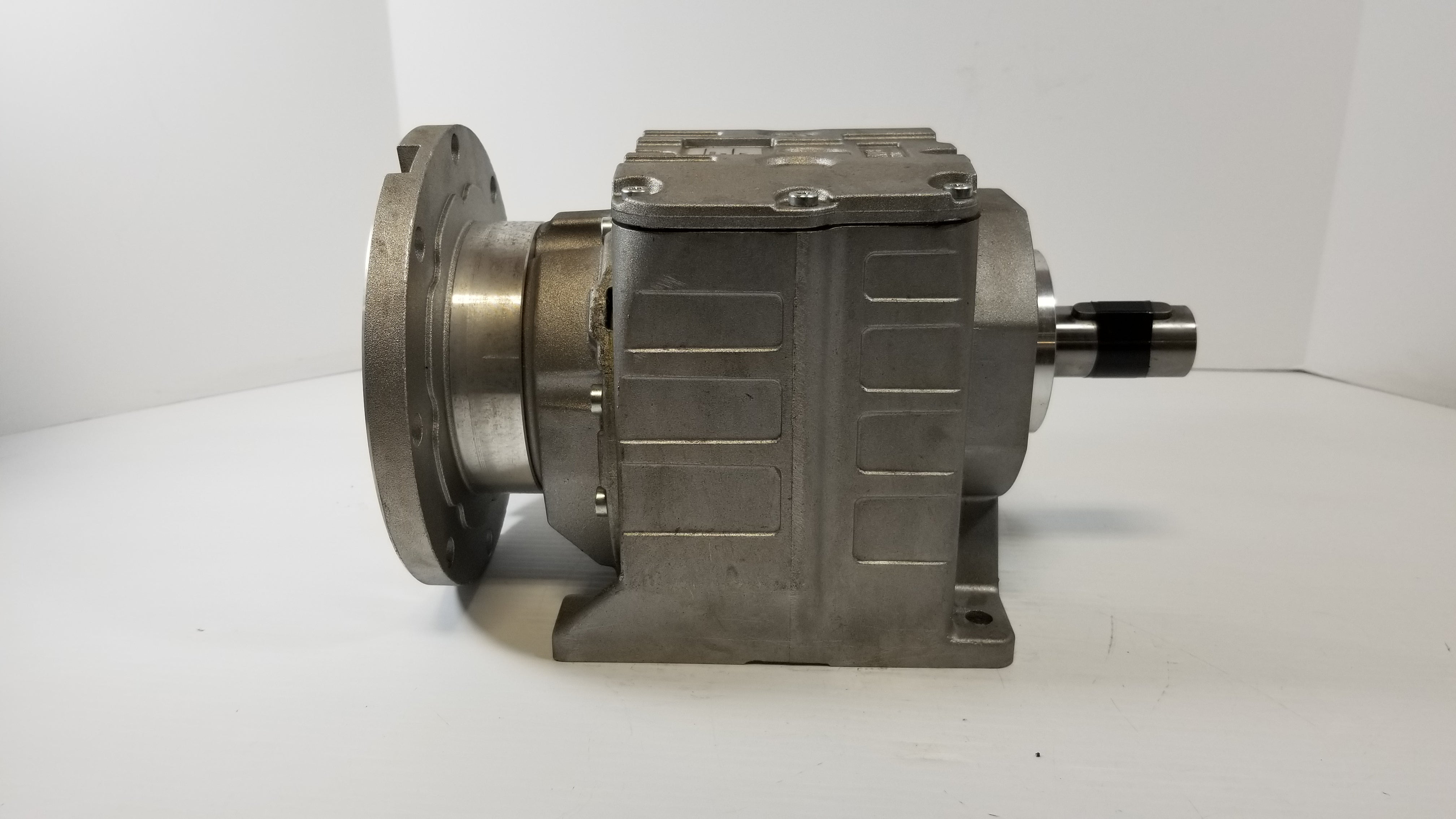 Varvel FRD22-B3-H1-26.73Inline Helical Gear Reducer 26.73:1 Ratio