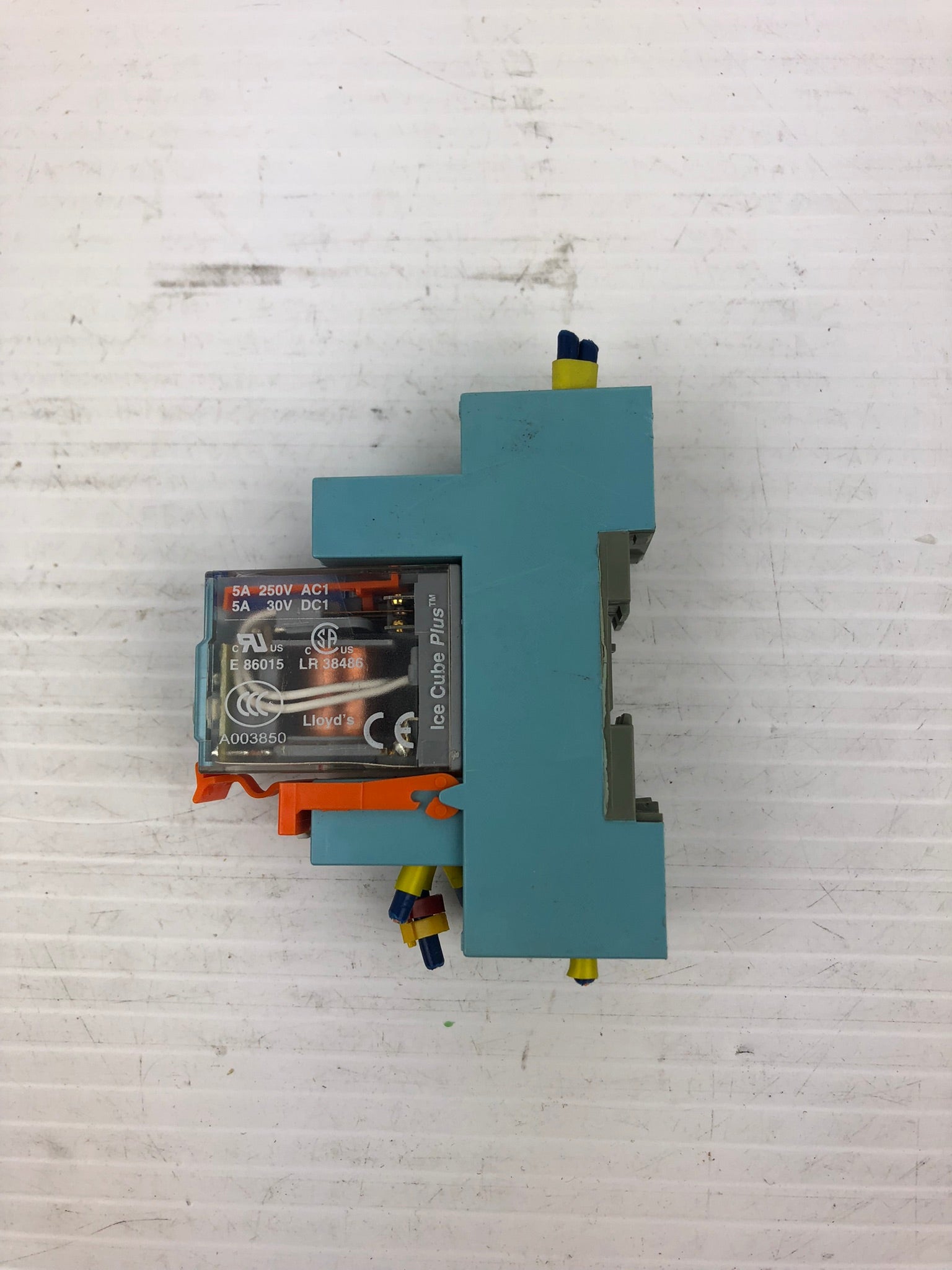 Releco QR-C Relay A003850 with base