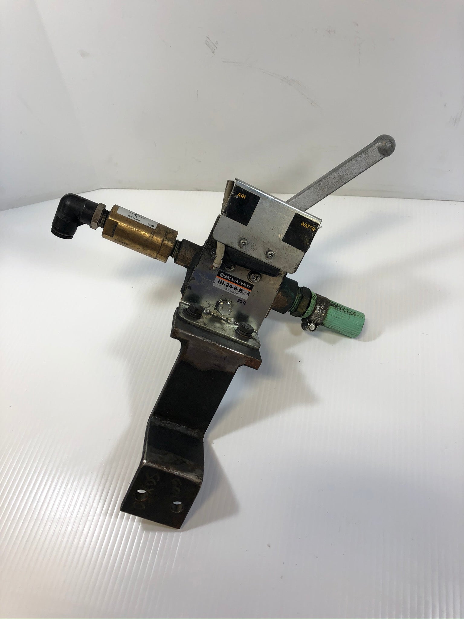 SMC 3-Way Valve IN-24-8-BC-R with XT14-145-W Check Valve