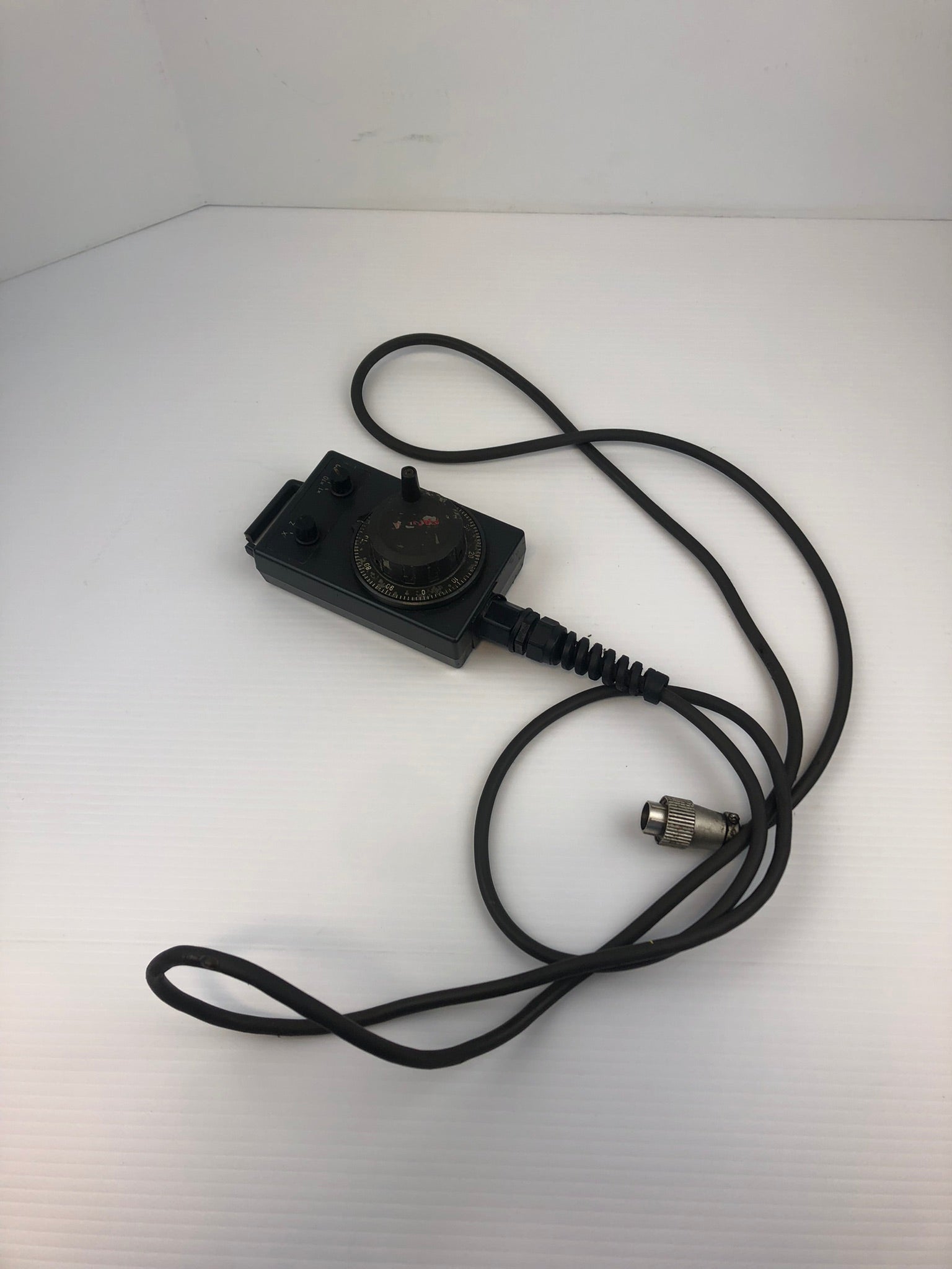 Fanuc A860-0202-T005 Pulse Generator 1055662 2001-04 - Cracked Handle