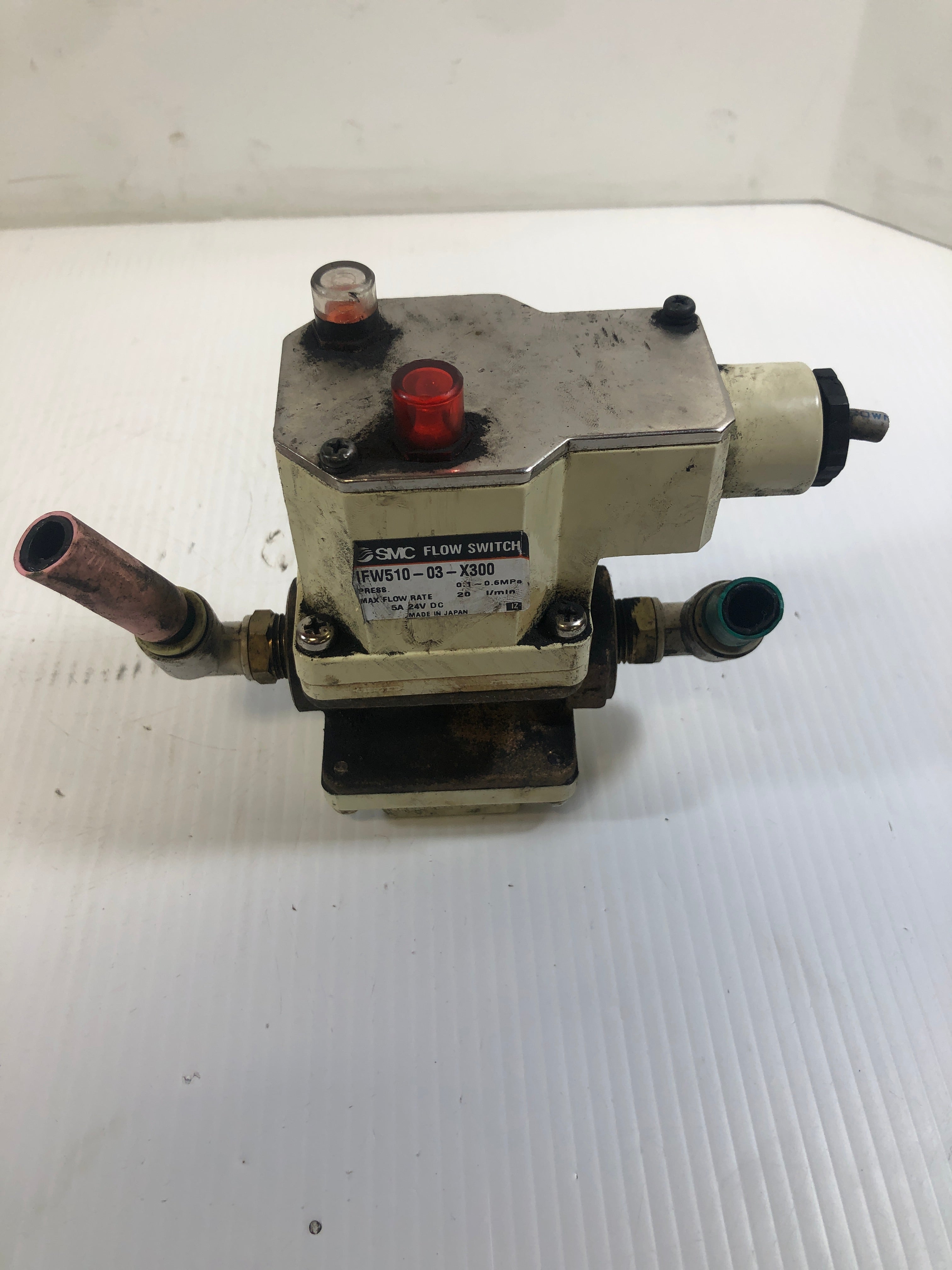 SMC IFW510-03-X300 Flow Switch 5A 24V